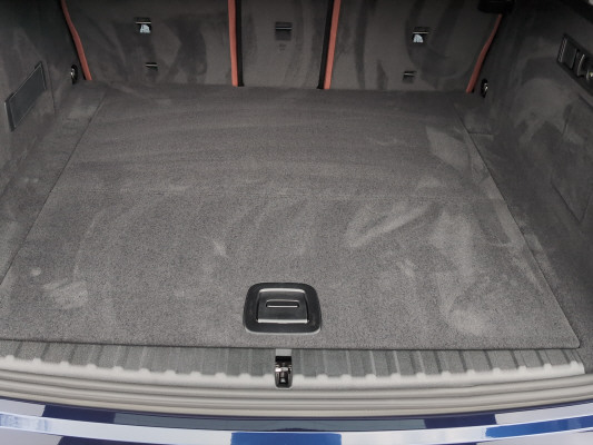 BMW iX xDrive60 M Sport Pro-image-12