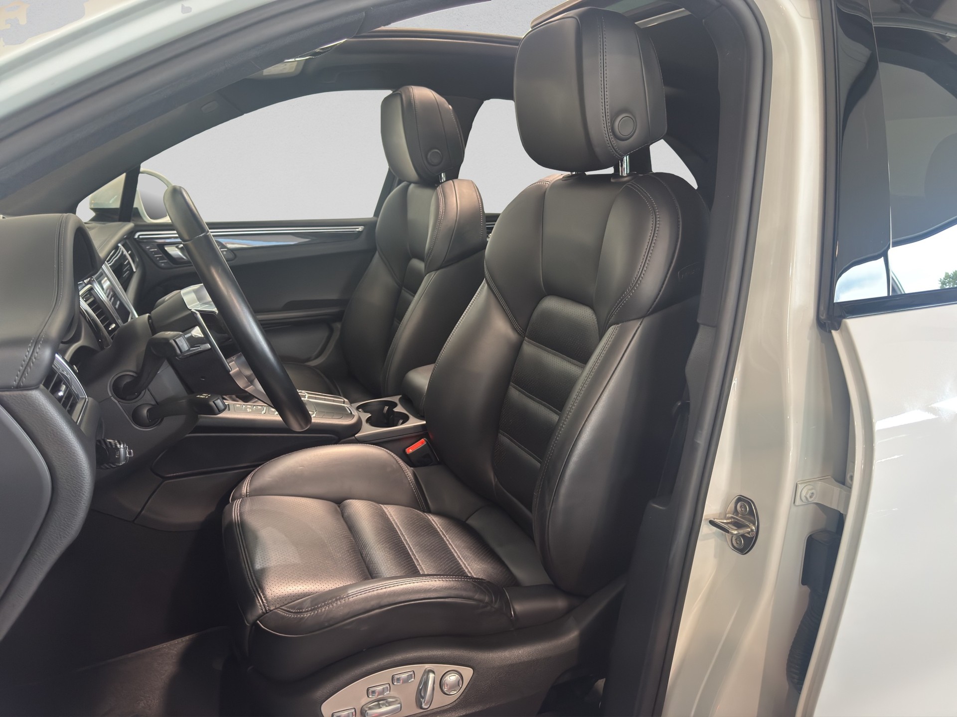 PORSCHE Macan S Diesel PDK-image-8