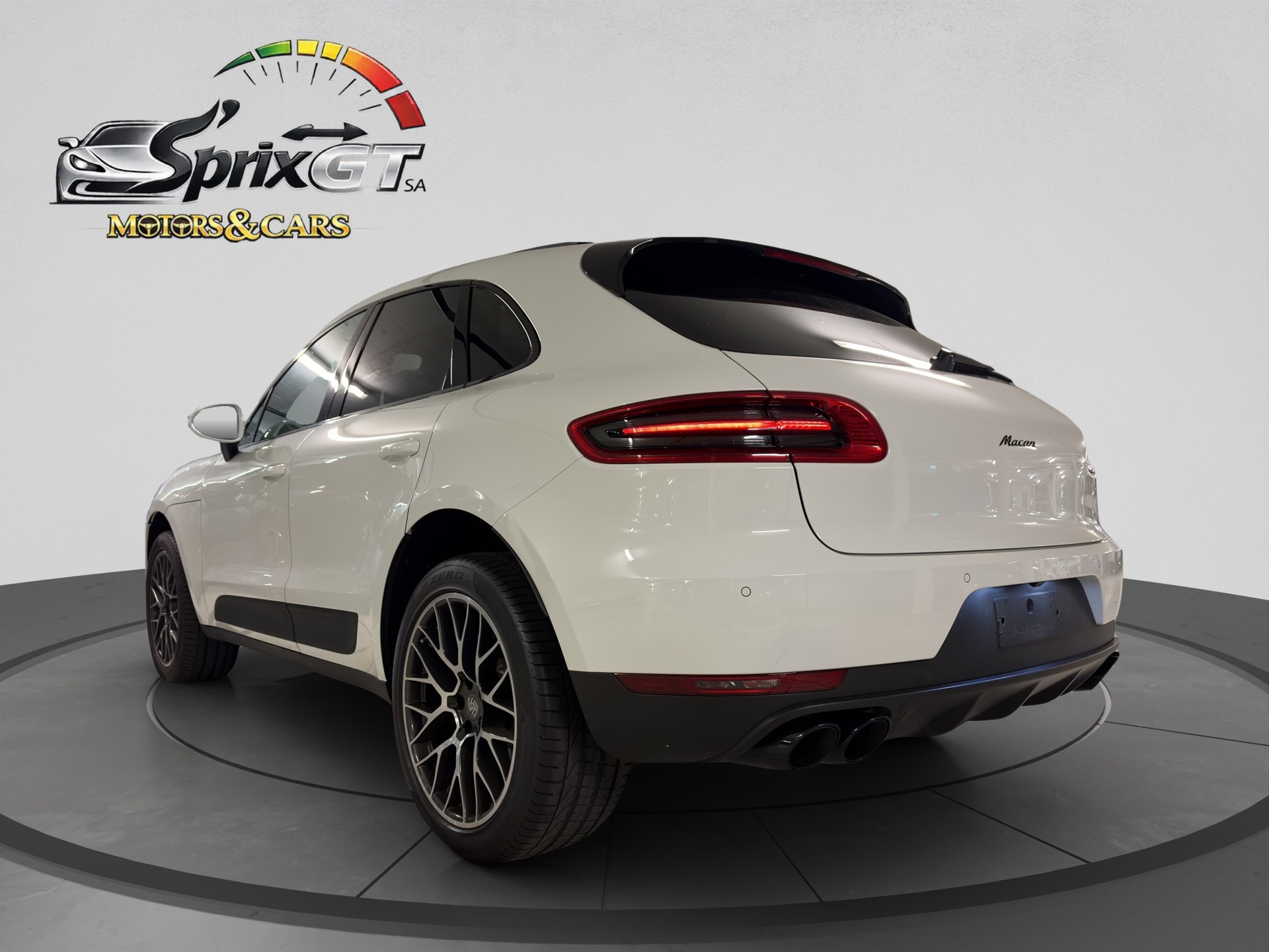 PORSCHE Macan S Diesel PDK-showroom-element-3