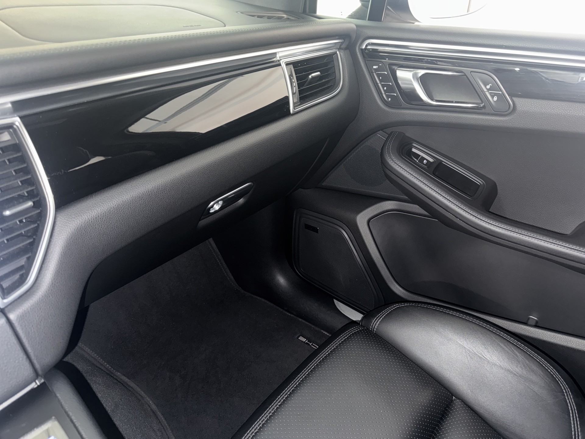 PORSCHE Macan S Diesel PDK-image-29