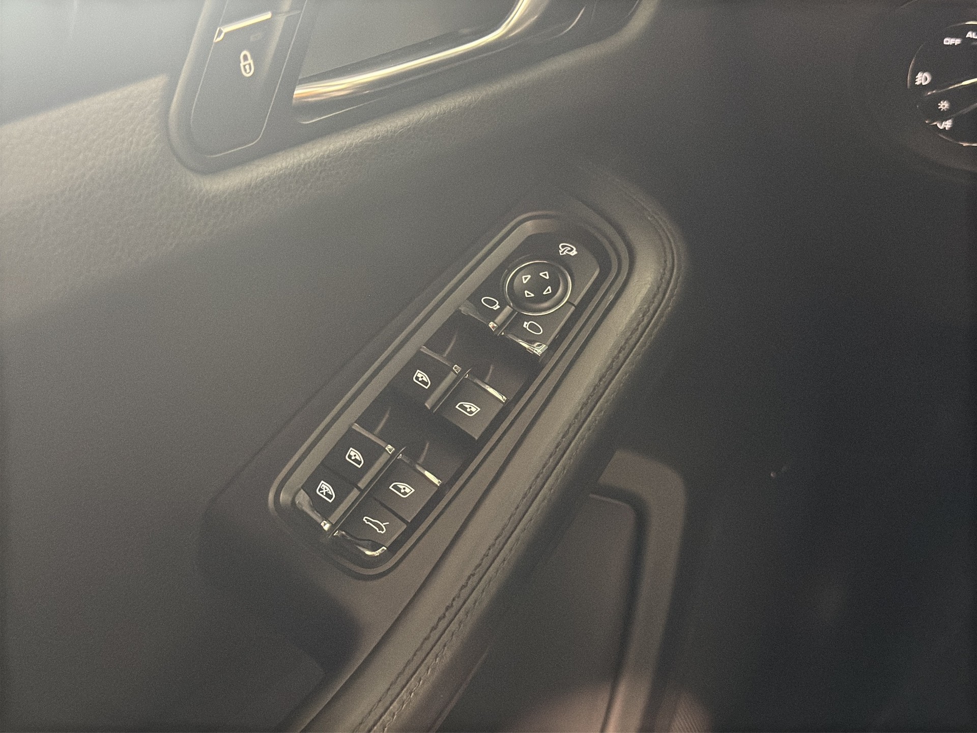 PORSCHE Macan S Diesel PDK-image-11