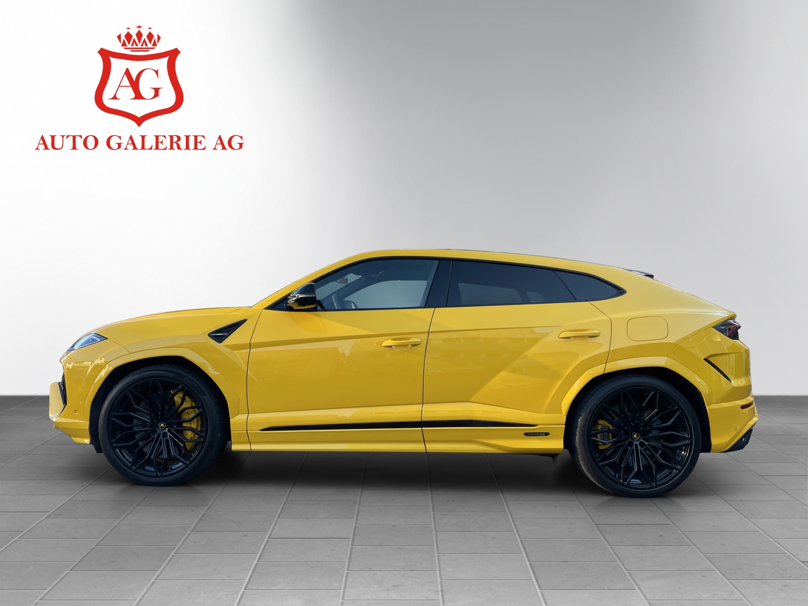 LAMBORGHINI URUS SE-image-1