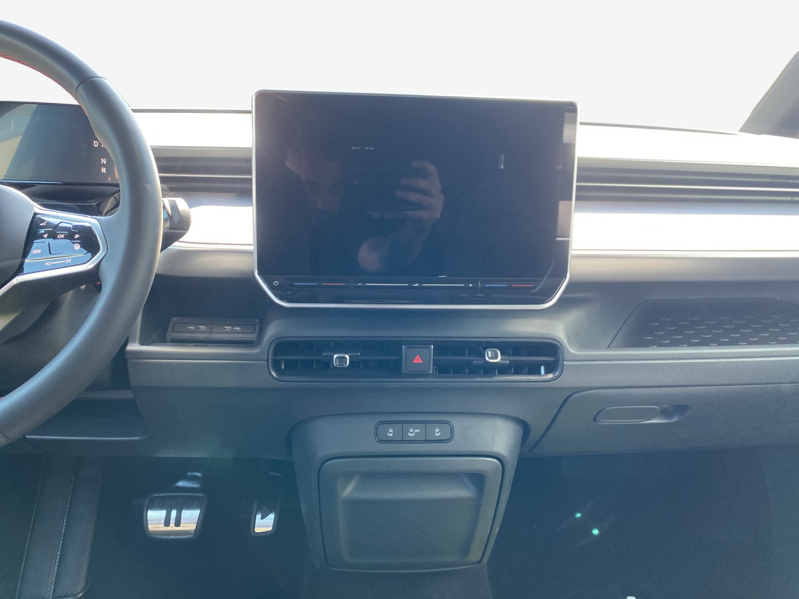 VW ID.Buzz LWB GTX 4 Motion-image-10