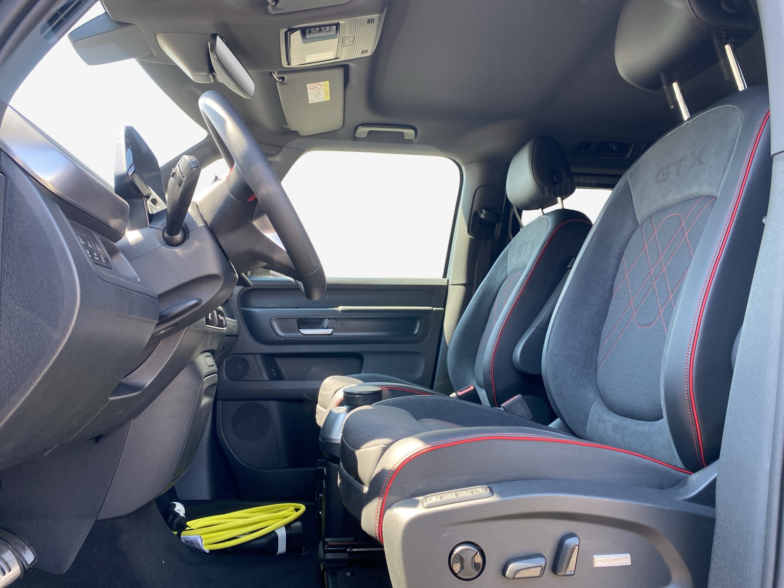 VW ID.Buzz LWB GTX 4 Motion-image-7