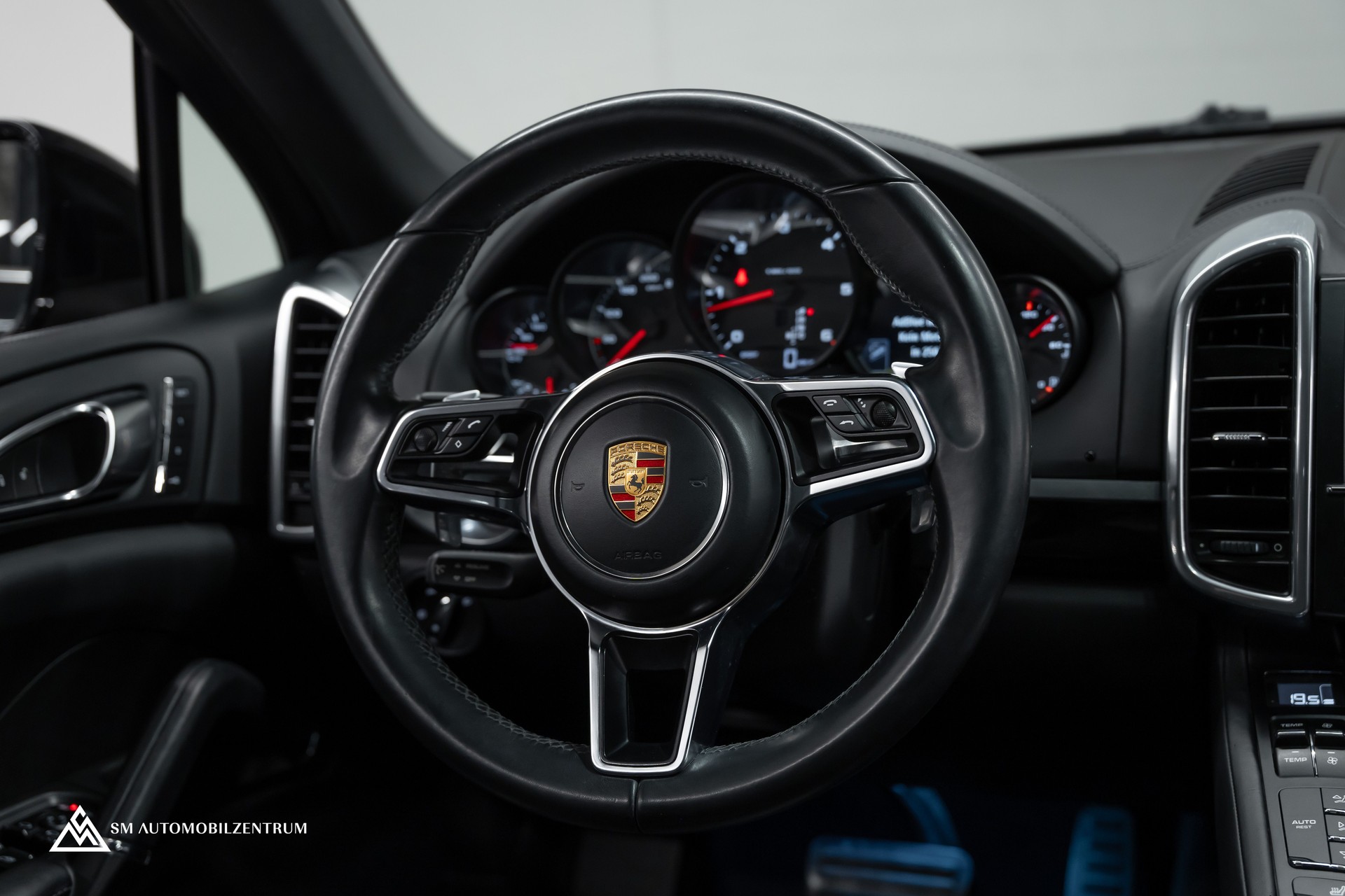 PORSCHE Cayenne Diesel / Bose / Luftfahrwerk / Rückfahrkamera-image-22