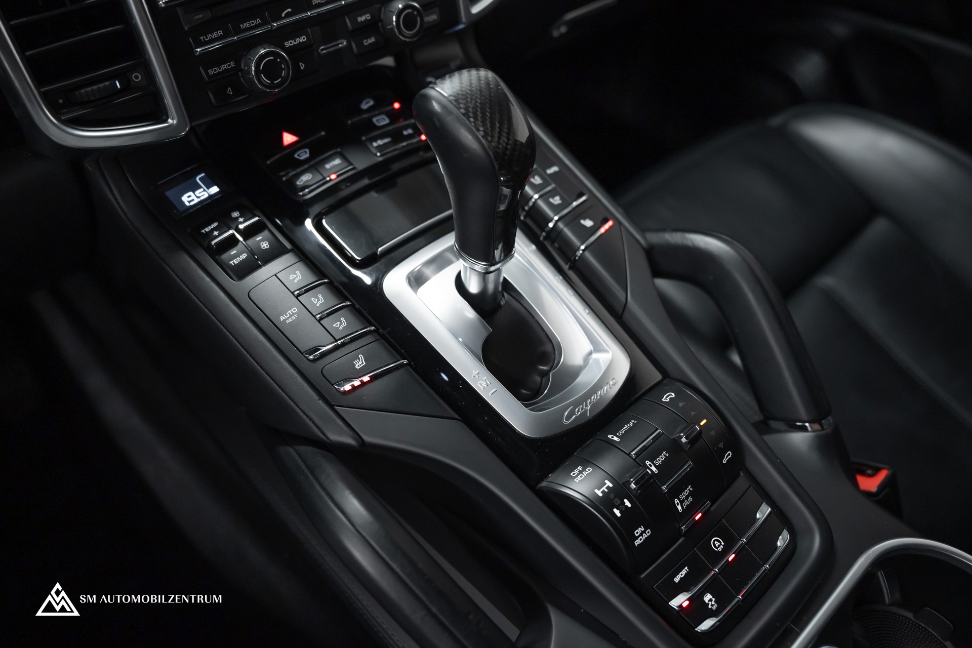 PORSCHE Cayenne Diesel / Bose / Luftfahrwerk / Rückfahrkamera-image-27