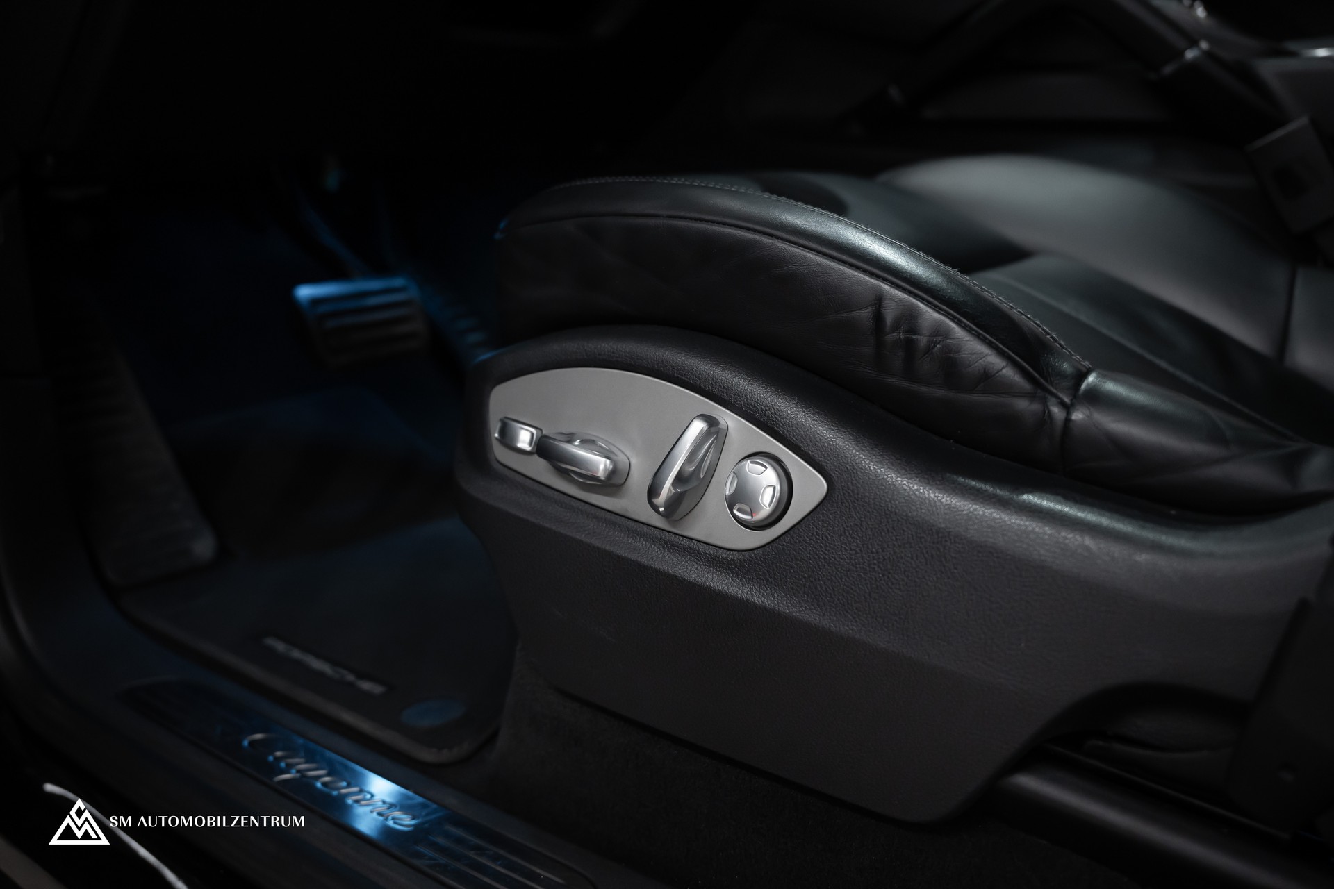 PORSCHE Cayenne Diesel / Bose / Luftfahrwerk / Rückfahrkamera-image-21