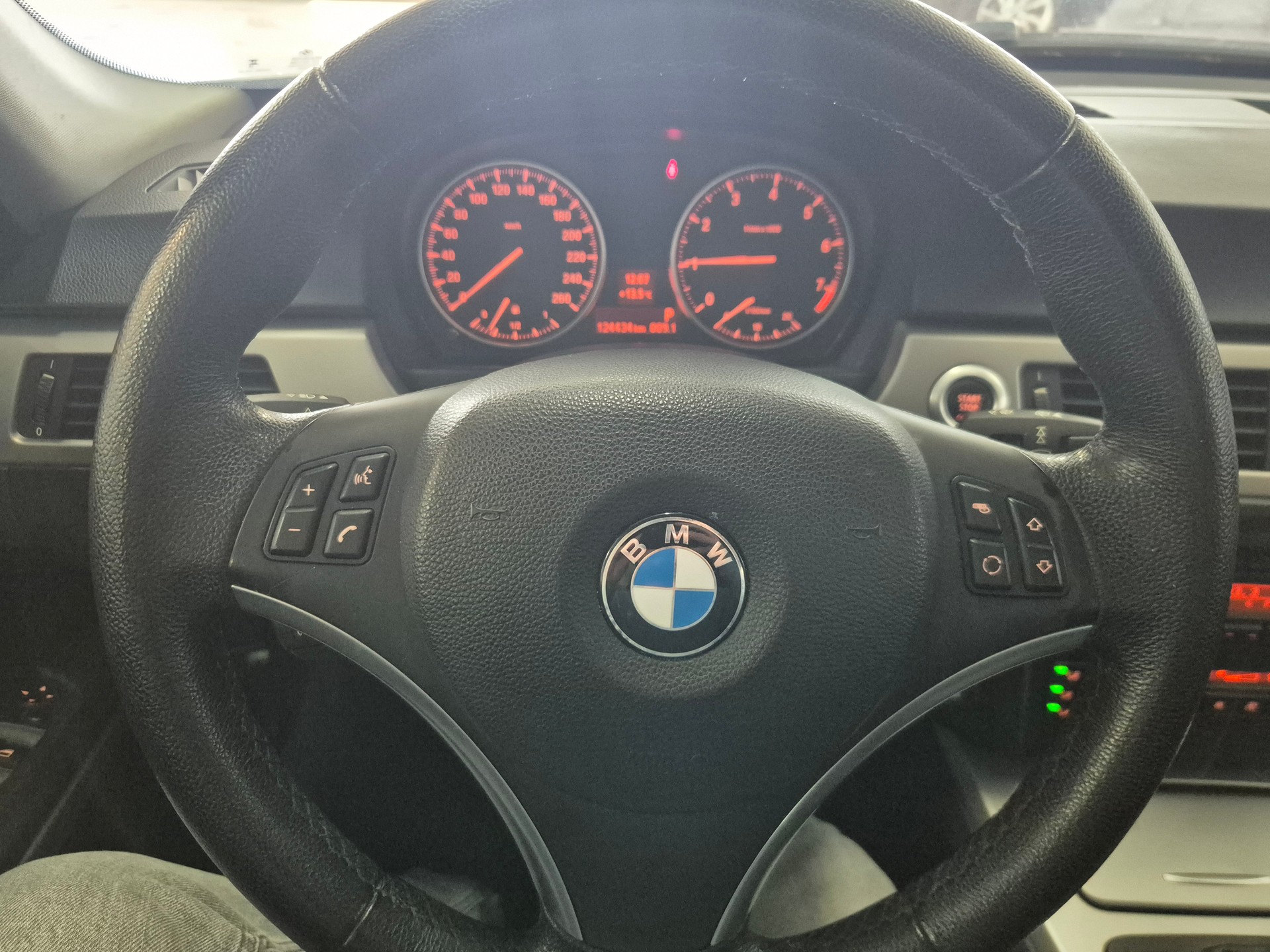 BMW 320i Touring Steptronic-image-7
