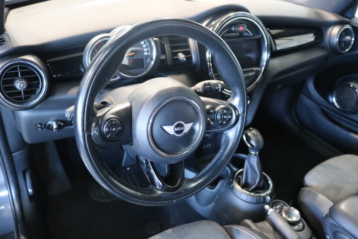 MINI Cooper S Steptronic-showroom-element-2