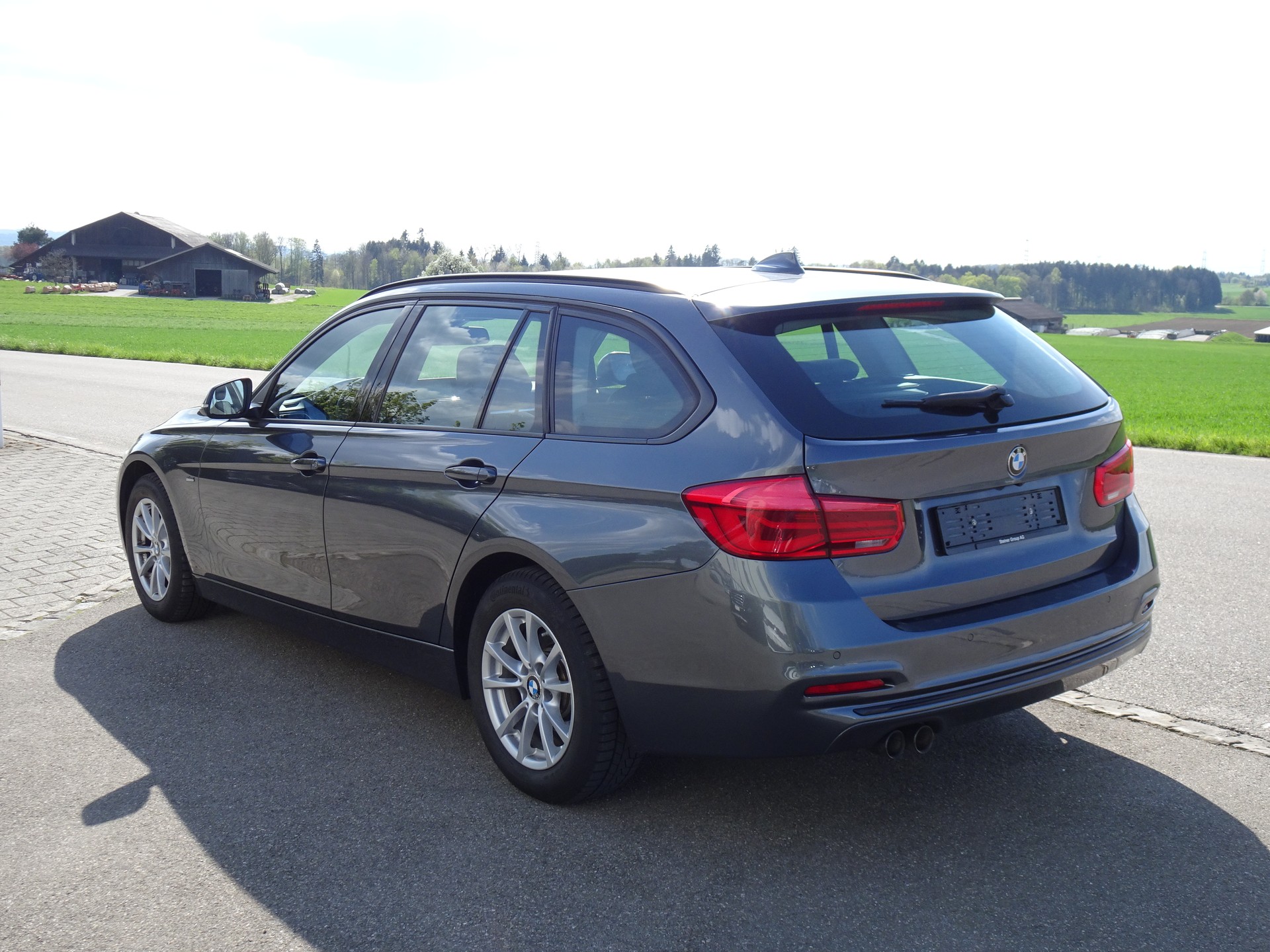 BMW 320d xDrive Touring Sport Line Steptronic-image-2