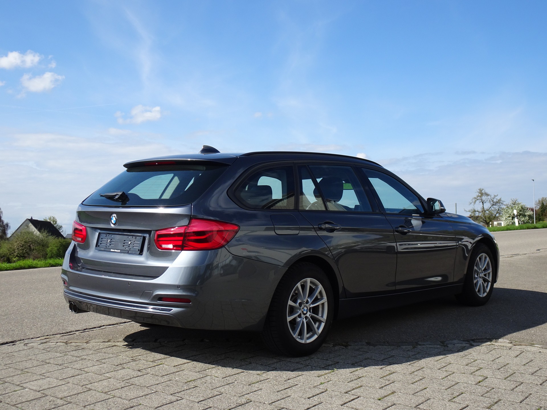 BMW 320d xDrive Touring Sport Line Steptronic-image-3