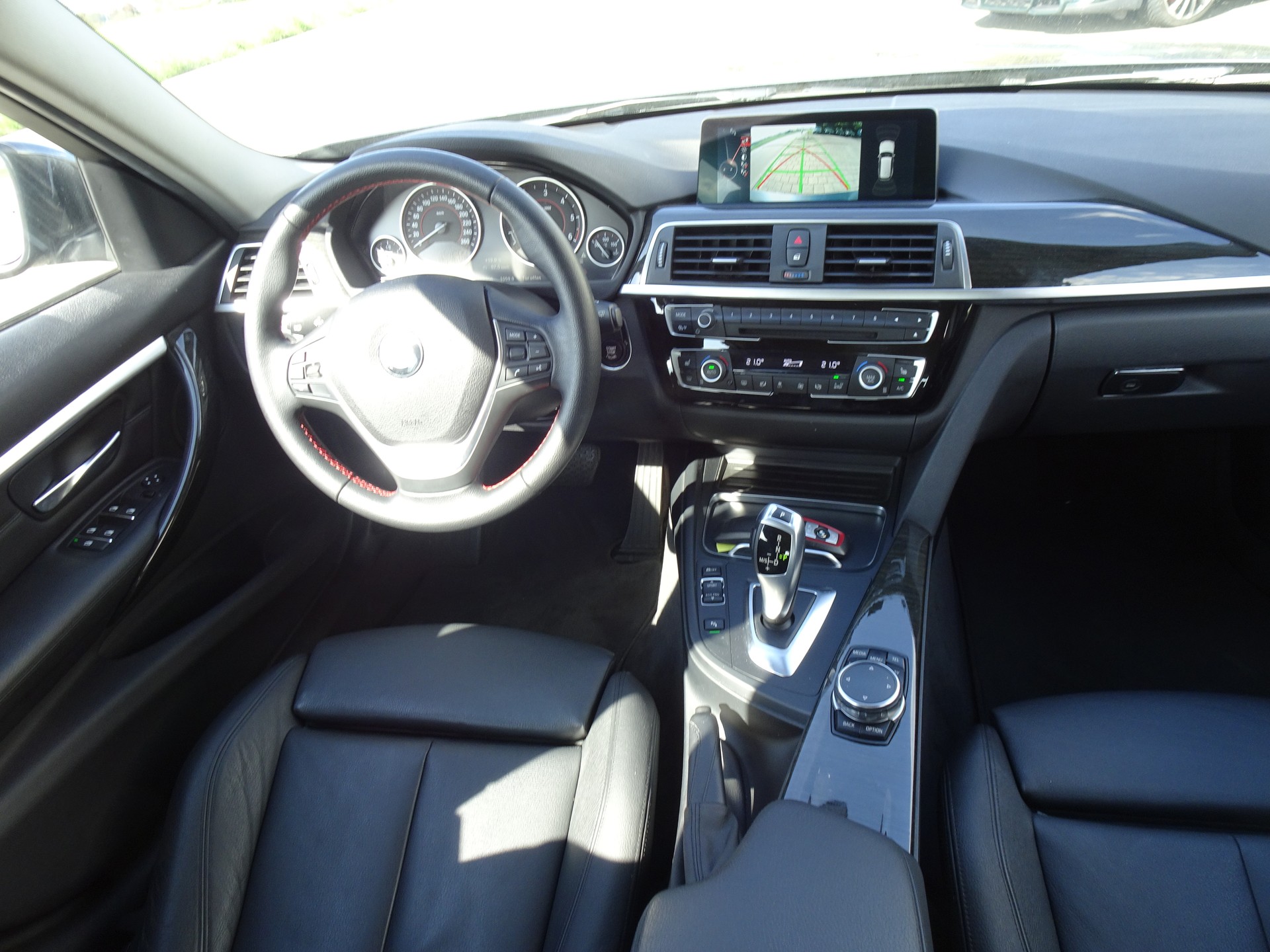 BMW 320d xDrive Touring Sport Line Steptronic-image-8