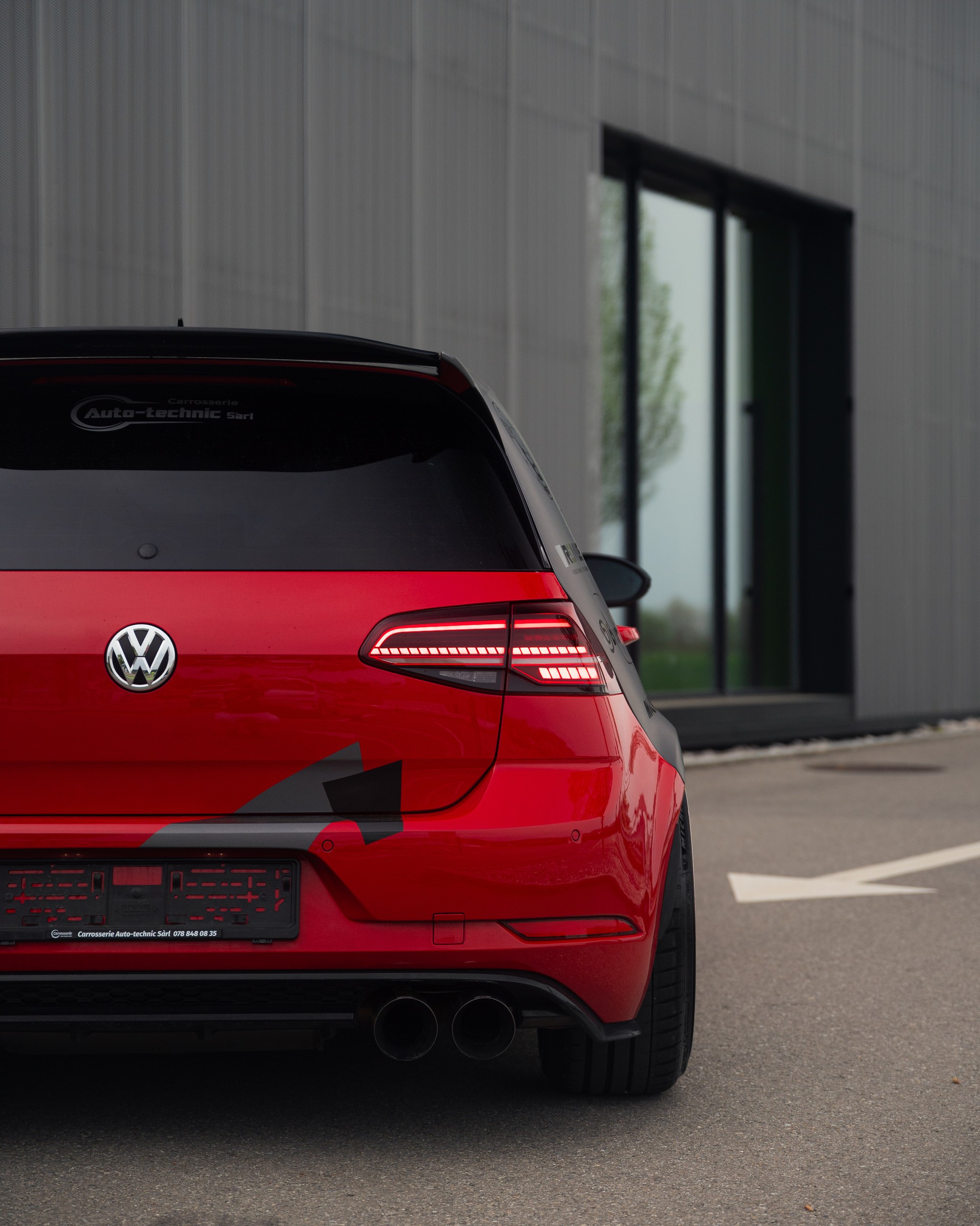 VW Golf 2.0 TSI R 4Motion DSG-image-4