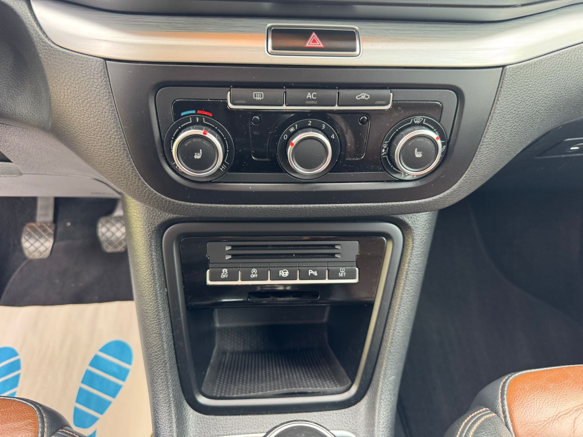 VW Sharan 2.0 TDI BlueMotion Technology Highline-image-21