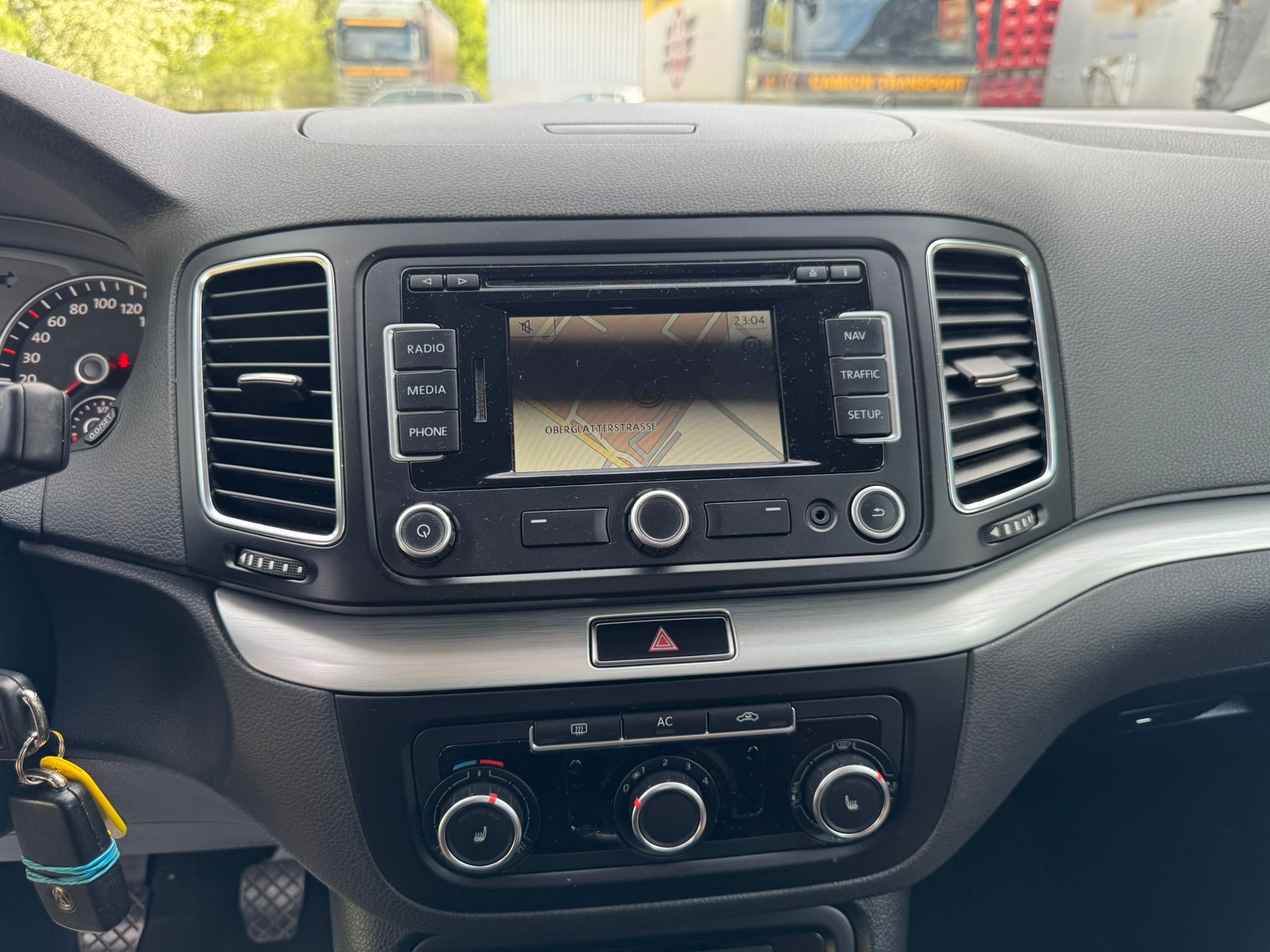 VW Sharan 2.0 TDI BlueMotion Technology Highline-image-22