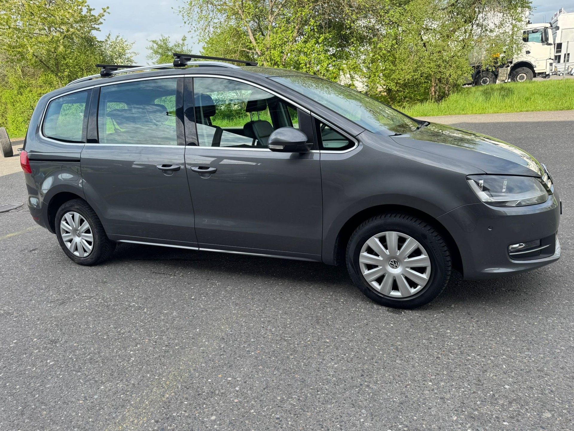 VW Sharan 2.0 TDI BlueMotion Technology Highline-image-2