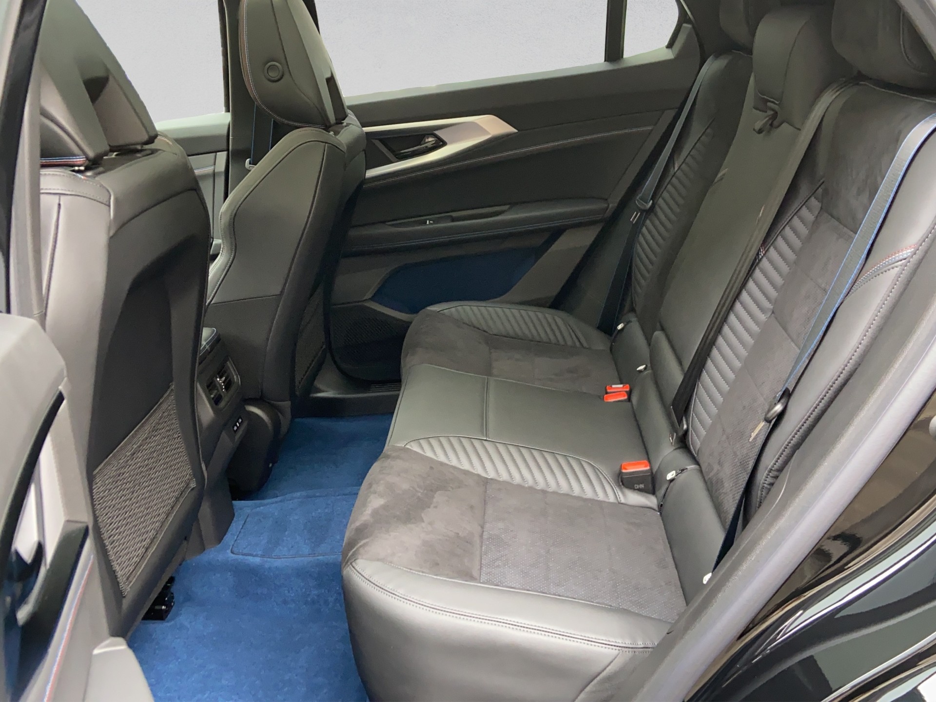 RENAULT Rafale 1.2 E-Tech Plug-in Hybrid 300 4x4 Atelier Alpine-image-12