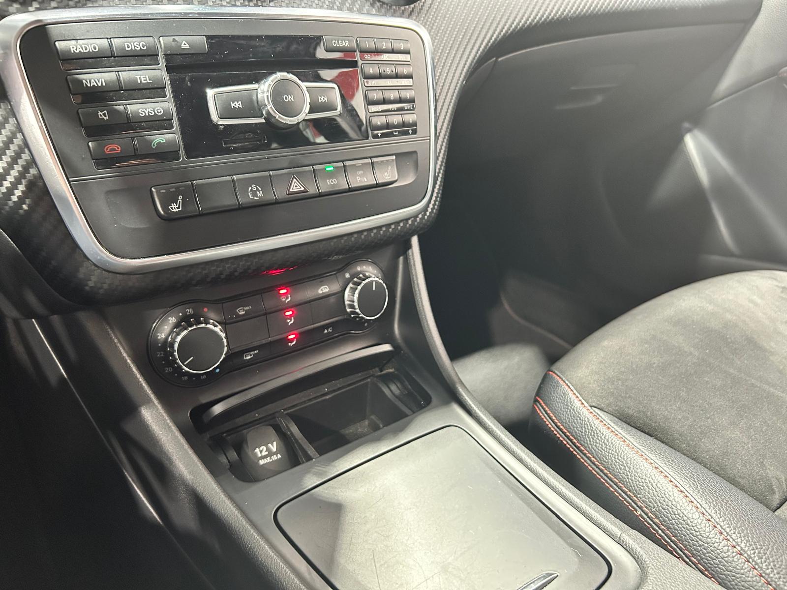 MERCEDES-BENZ A 200 CDI AMG Line-image-17