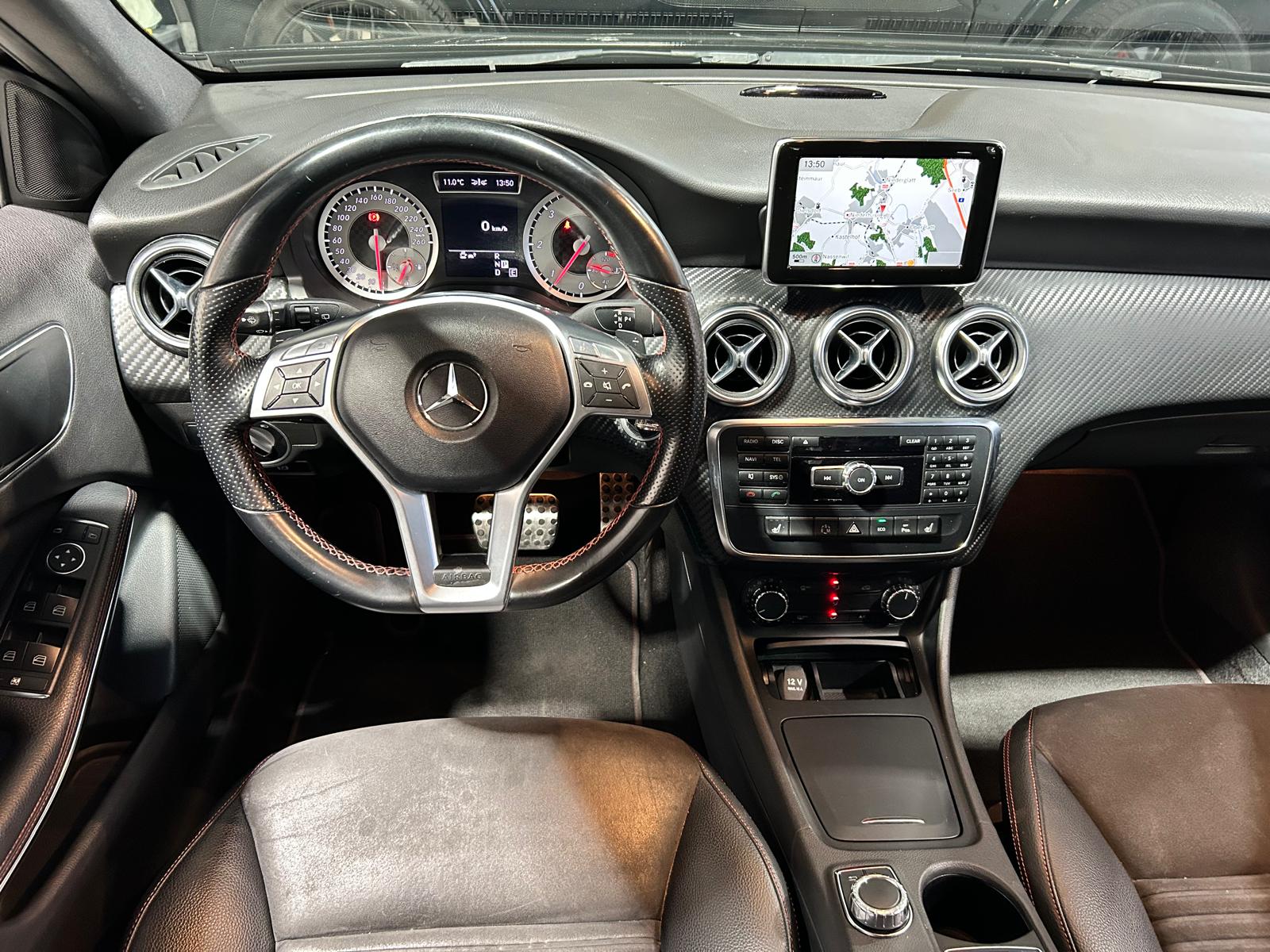 MERCEDES-BENZ A 200 CDI AMG Line-image-14
