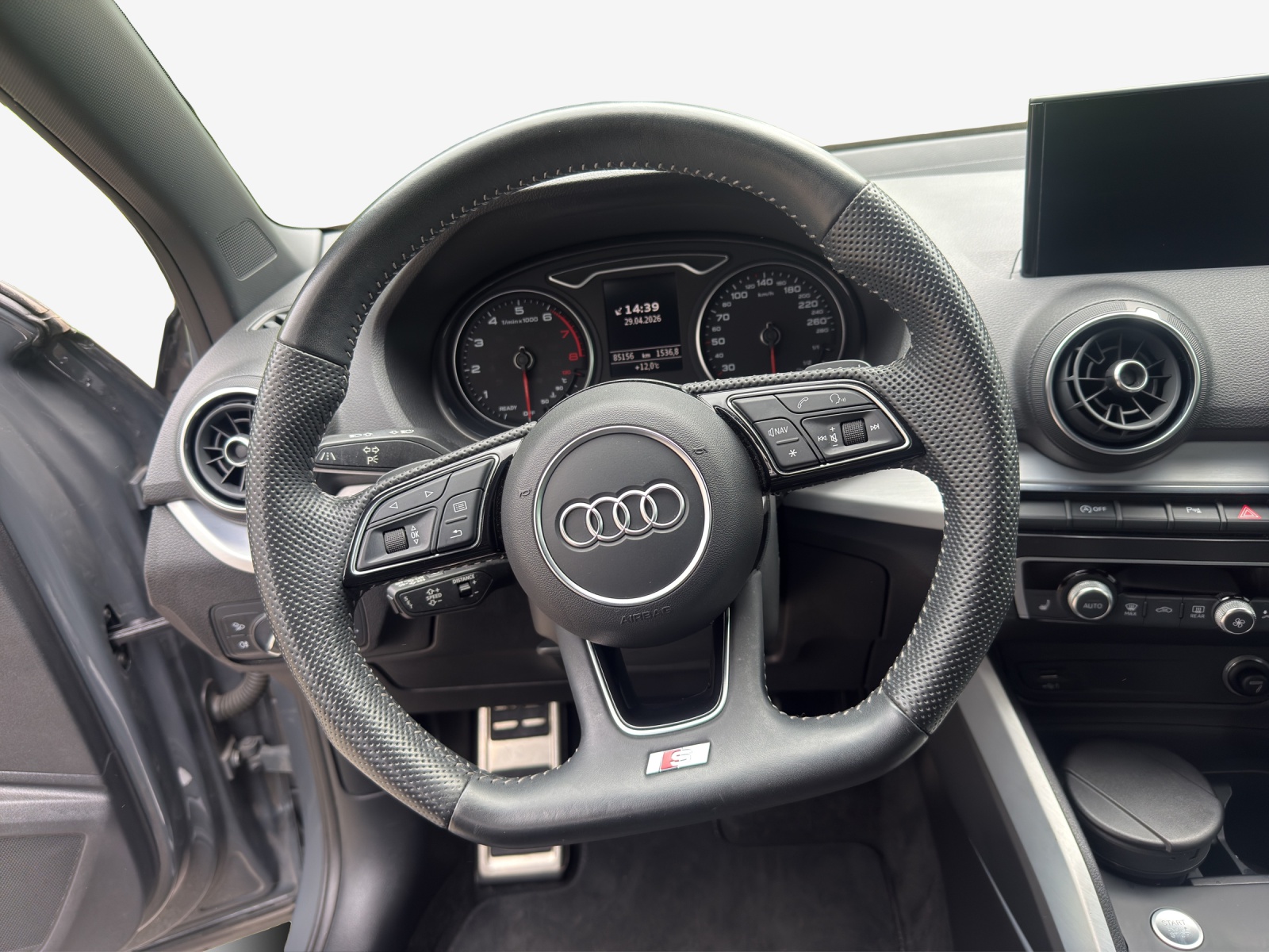 AUDI Q2 40 TFSI Sport quattro S-tronic-image-9