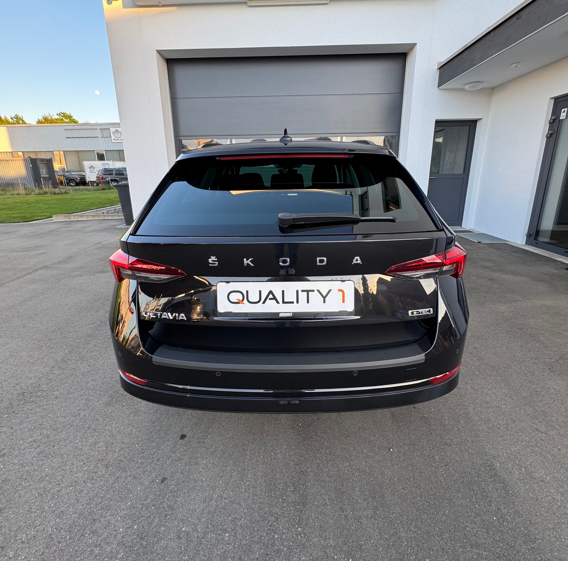 SKODA Octavia Combi 1.5 TSI mHEV DSG Ambition-image-4
