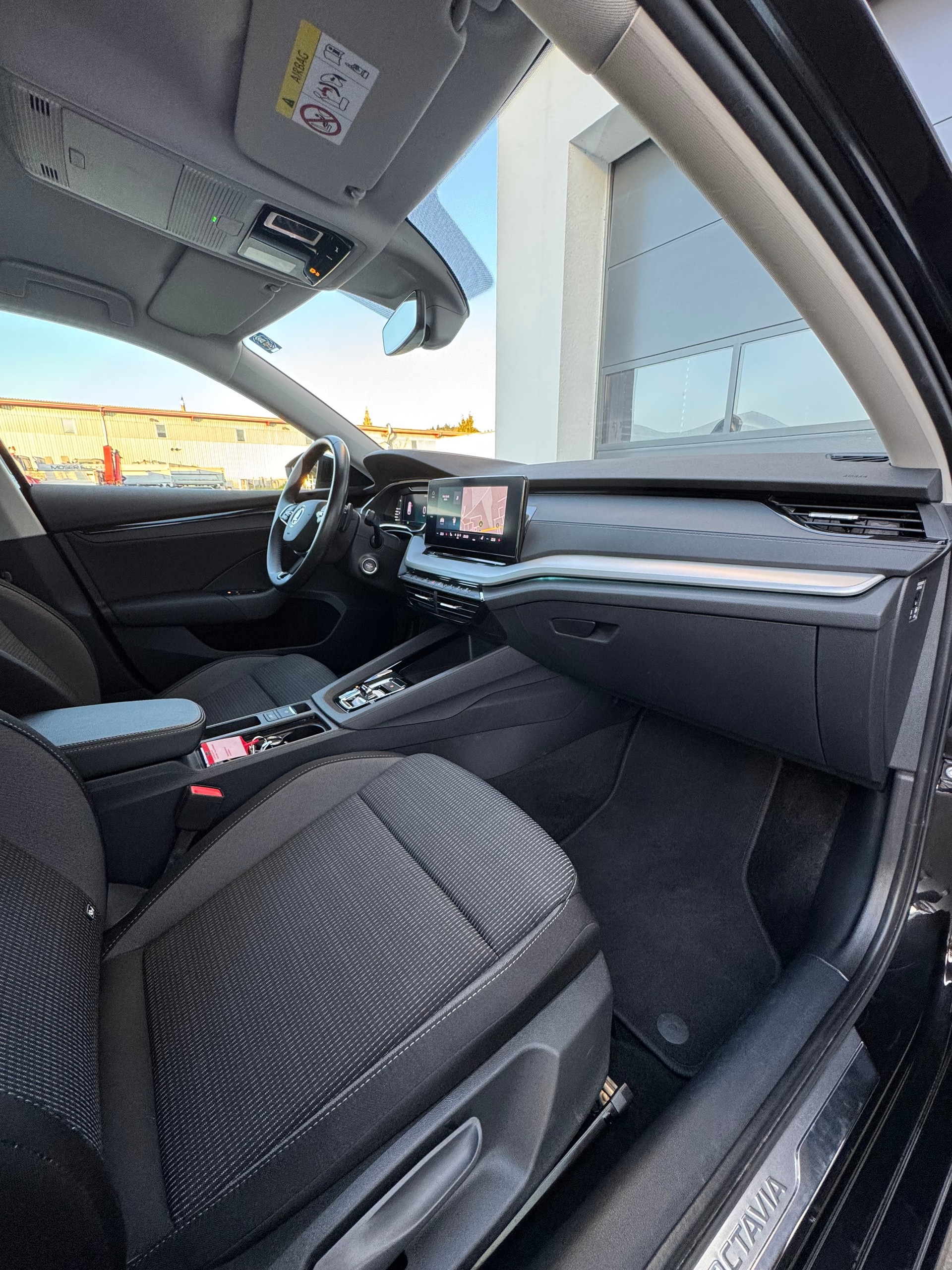 SKODA Octavia Combi 1.5 TSI mHEV DSG Ambition-image-12
