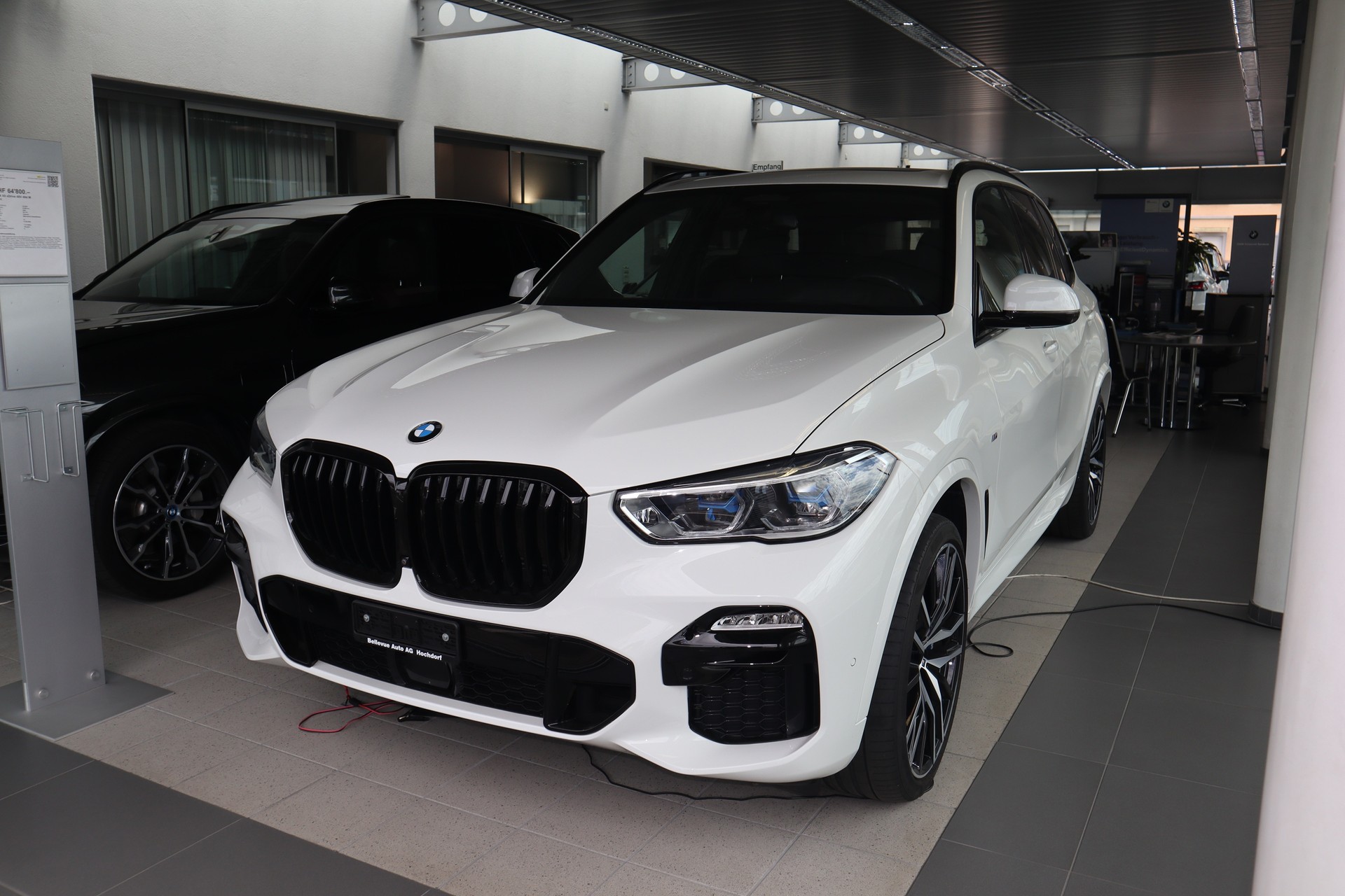 BMW X5 xDrive 48V 40d M Sportpaket Panoramaglasdach AHK Steptronic Euro 6-image-2