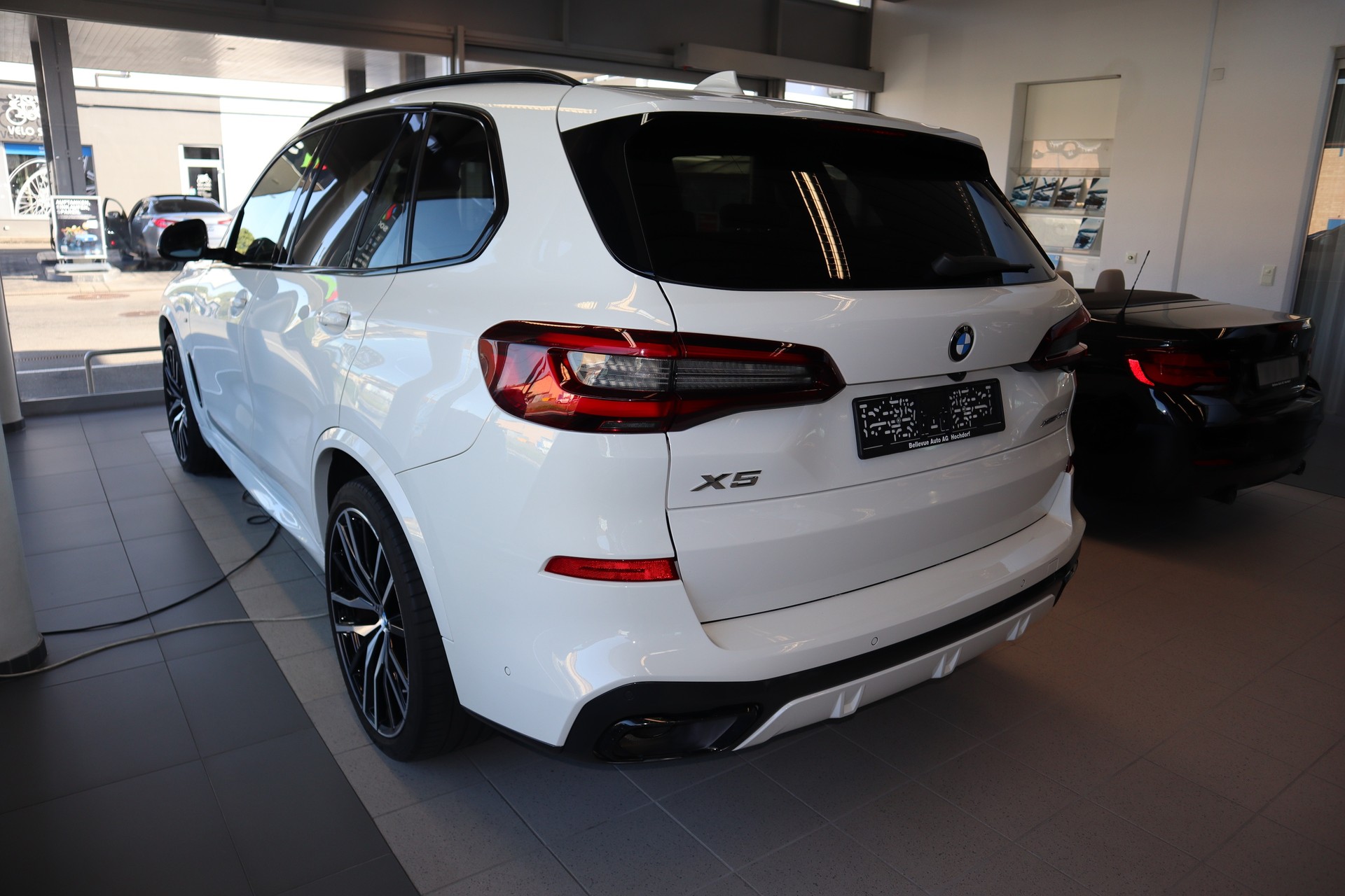 BMW X5 xDrive 48V 40d M Sportpaket Panoramaglasdach AHK Steptronic Euro 6-image-1