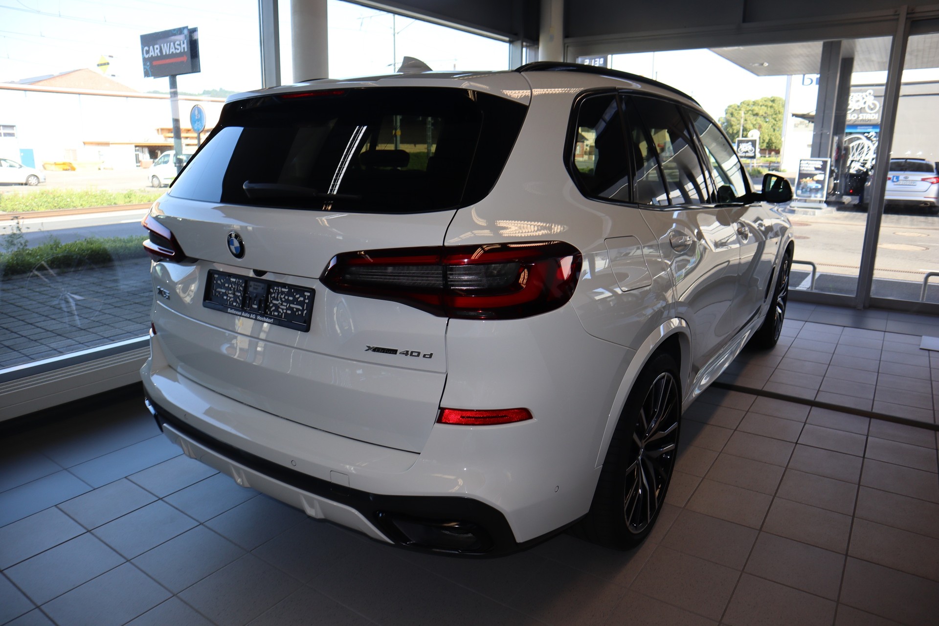 BMW X5 xDrive 48V 40d M Sportpaket Panoramaglasdach AHK Steptronic Euro 6-image-3
