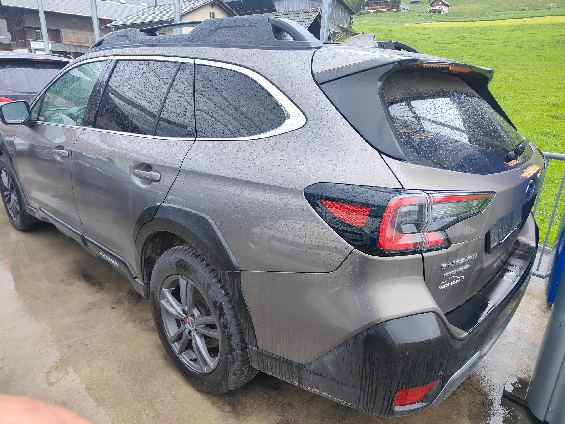 SUBARU Outback 2.5i Swiss Plus AWD Lineartronic-showroom-element-1