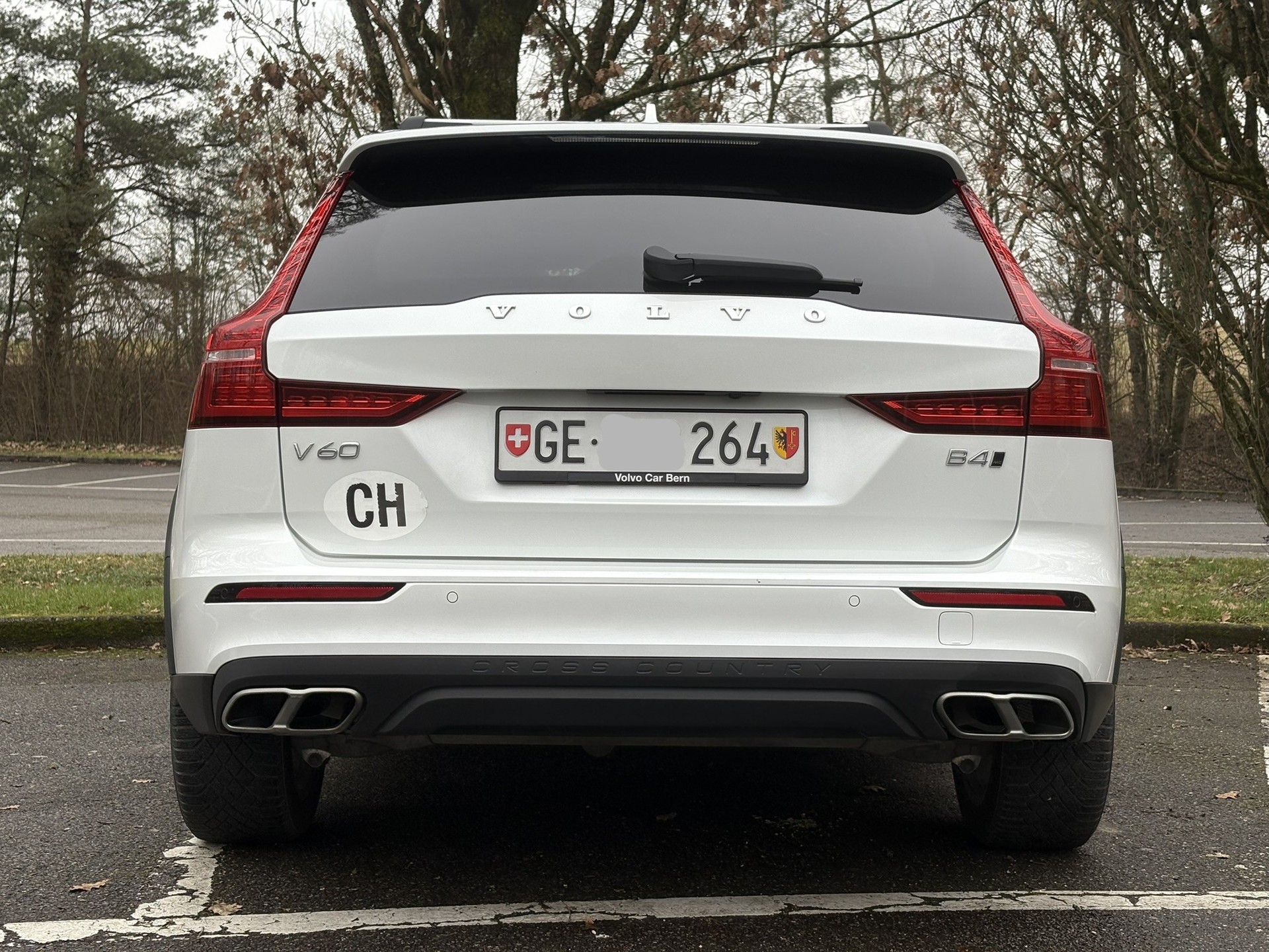 VOLVO V60 Cross Country B4 Mild Hybrid AWD-image-6
