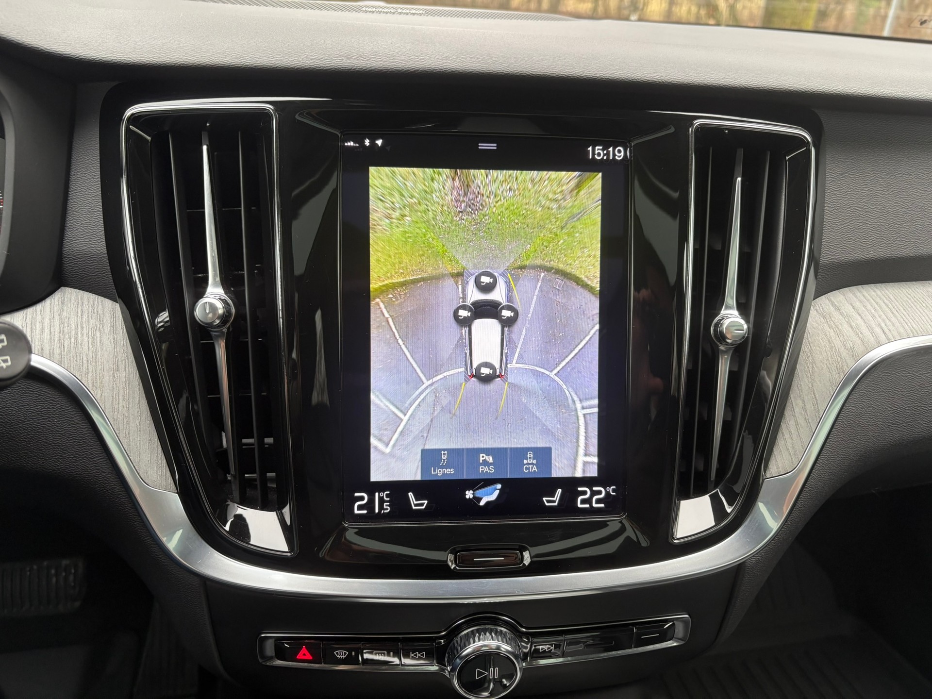 VOLVO V60 Cross Country B4 Mild Hybrid AWD-image-11