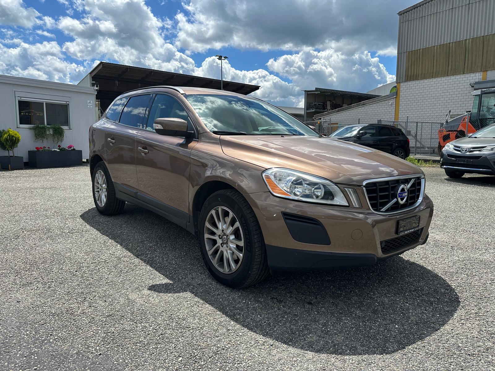 VOLVO XC60 2.4D AWD-image-5