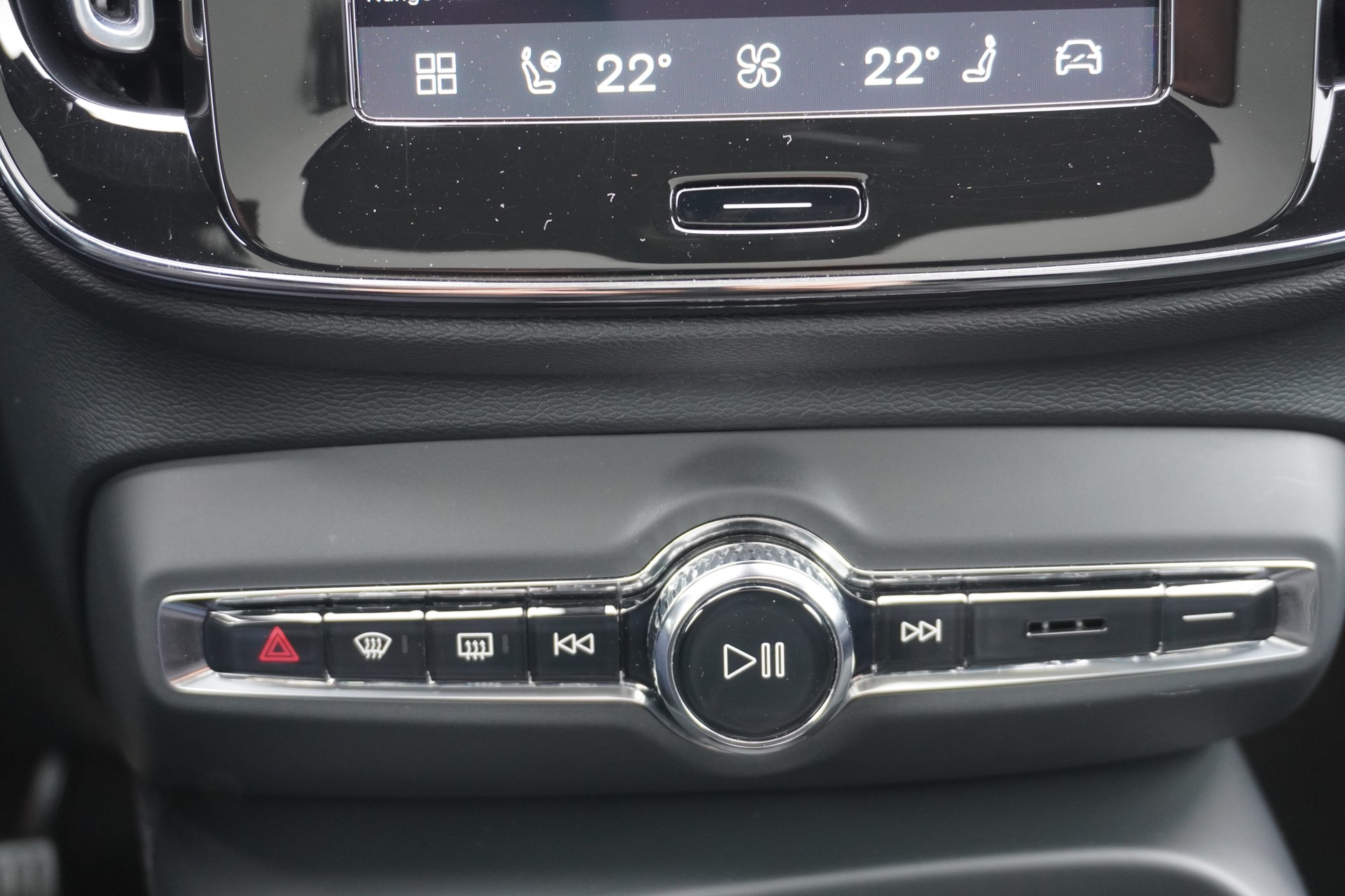 VOLVO C40 Recharge P8 Twin AWD Pure Electric Ultimate-image-20