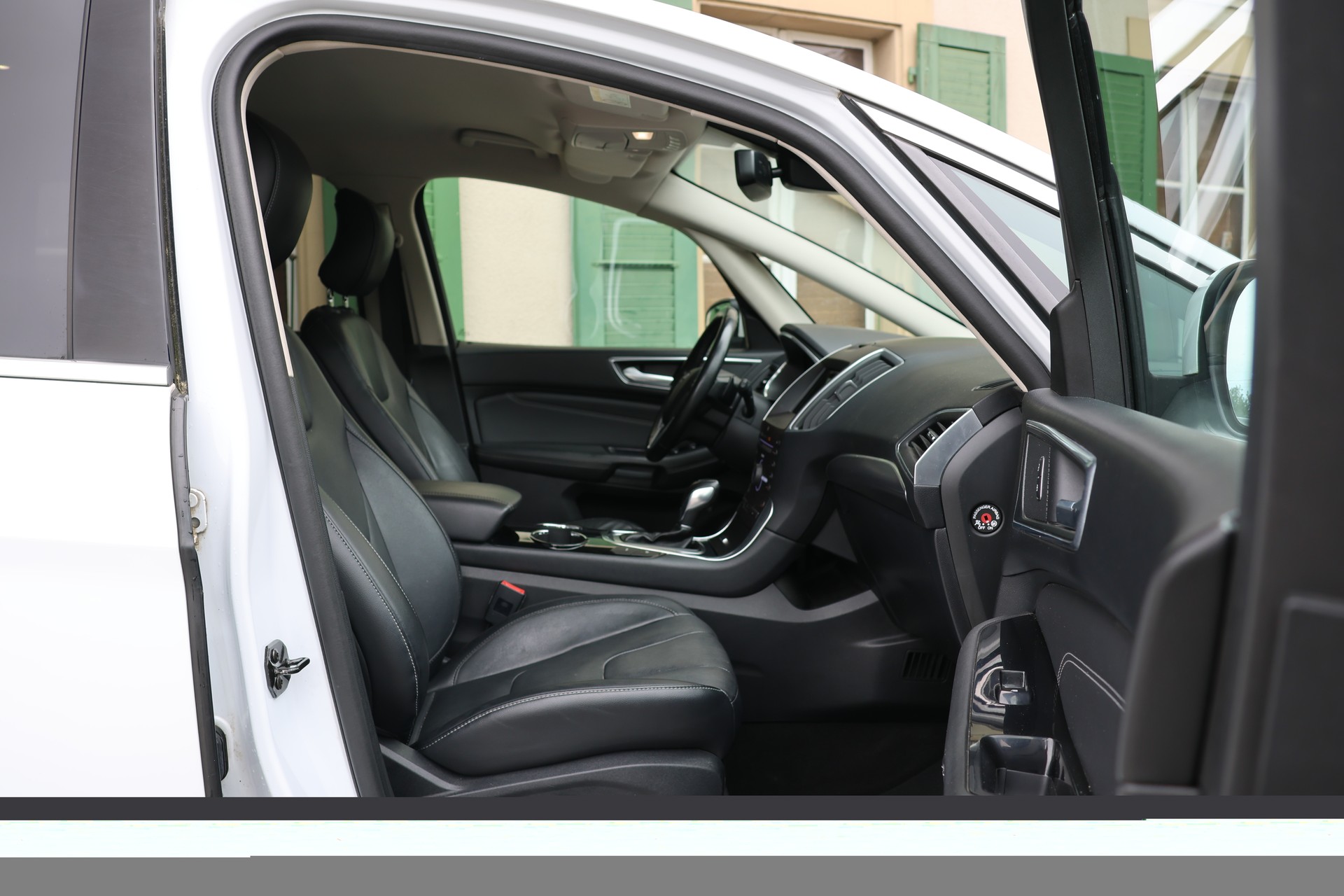 FORD S-Max 2.0 TDCi ST-Line AWD PowerShift 7 Plätzer mit AHK-image-11