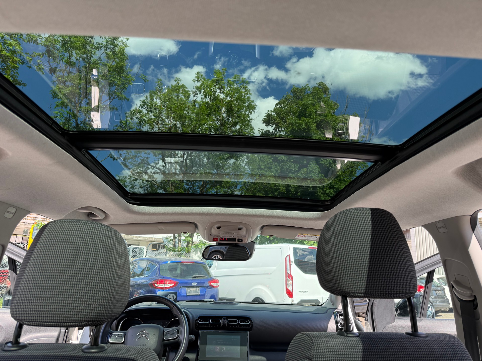 CITROEN C3 Aircross 1.2i PureTech Shine EAT-image-11