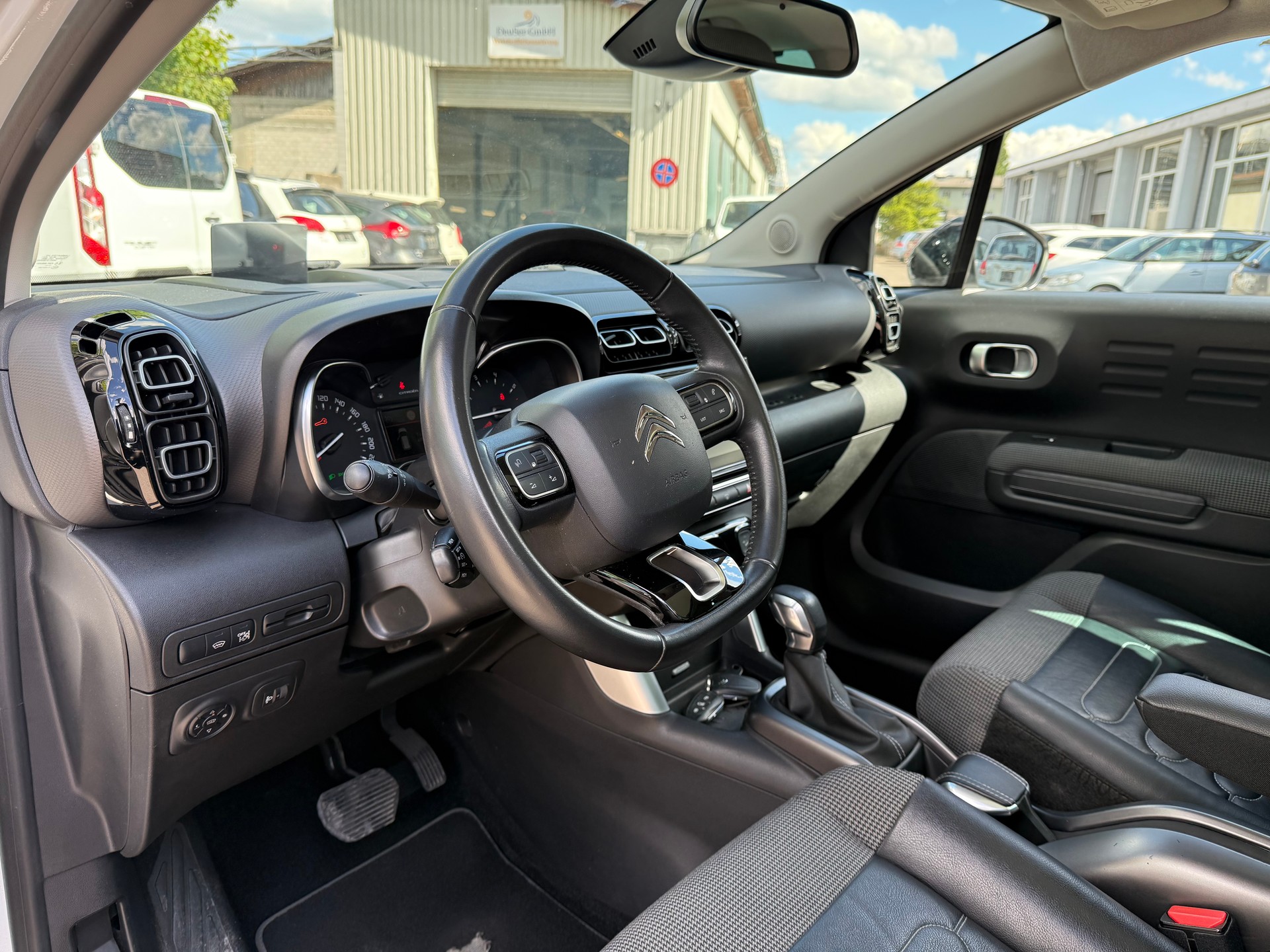 CITROEN C3 Aircross 1.2i PureTech Shine EAT-image-5