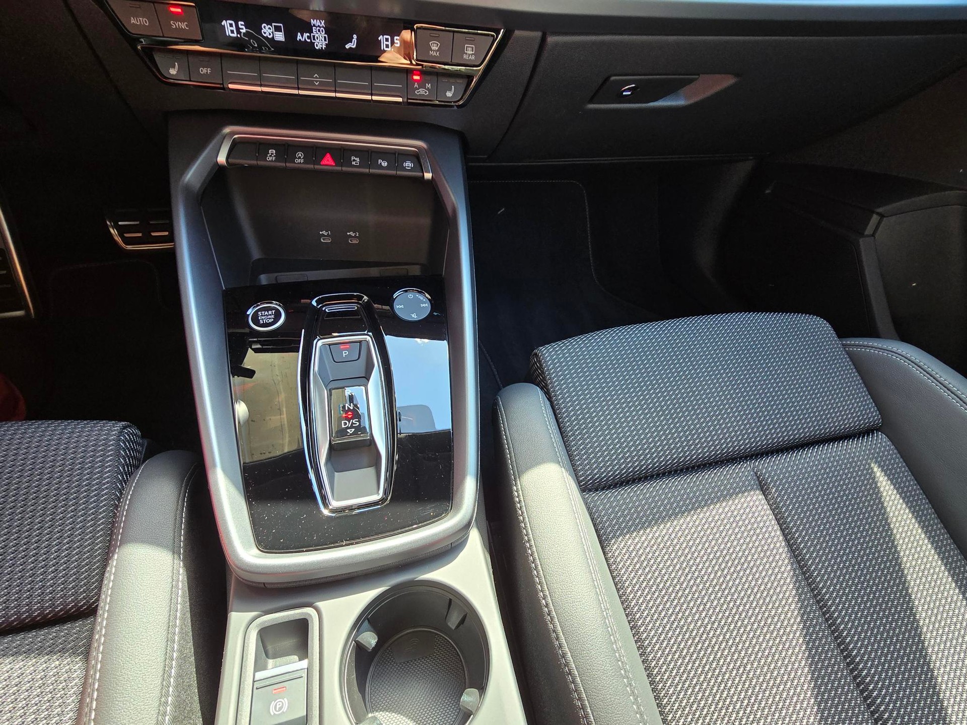 AUDI A3 Sportback 35 TFSI advanced Attraction S-tronic-image-14