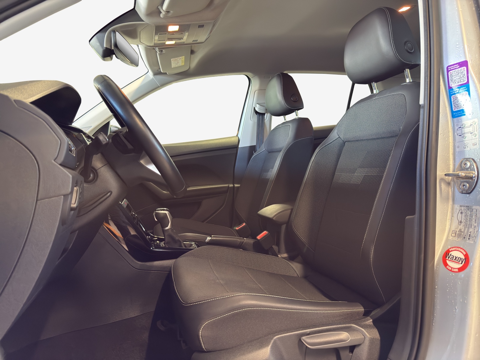 VW T-Cross 1.0 TSI Life Limited DSG-image-14
