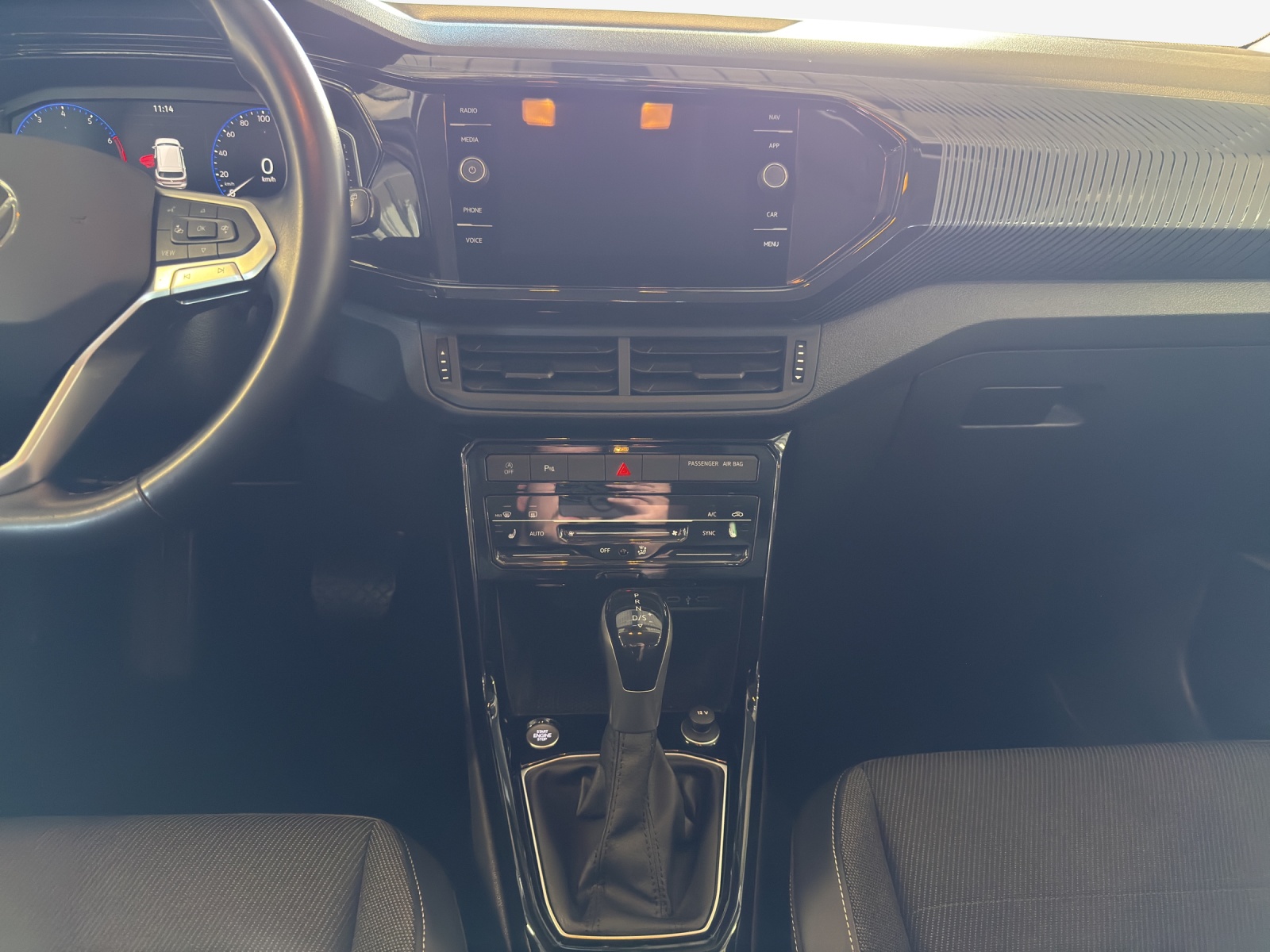 VW T-Cross 1.0 TSI Life Limited DSG-image-10