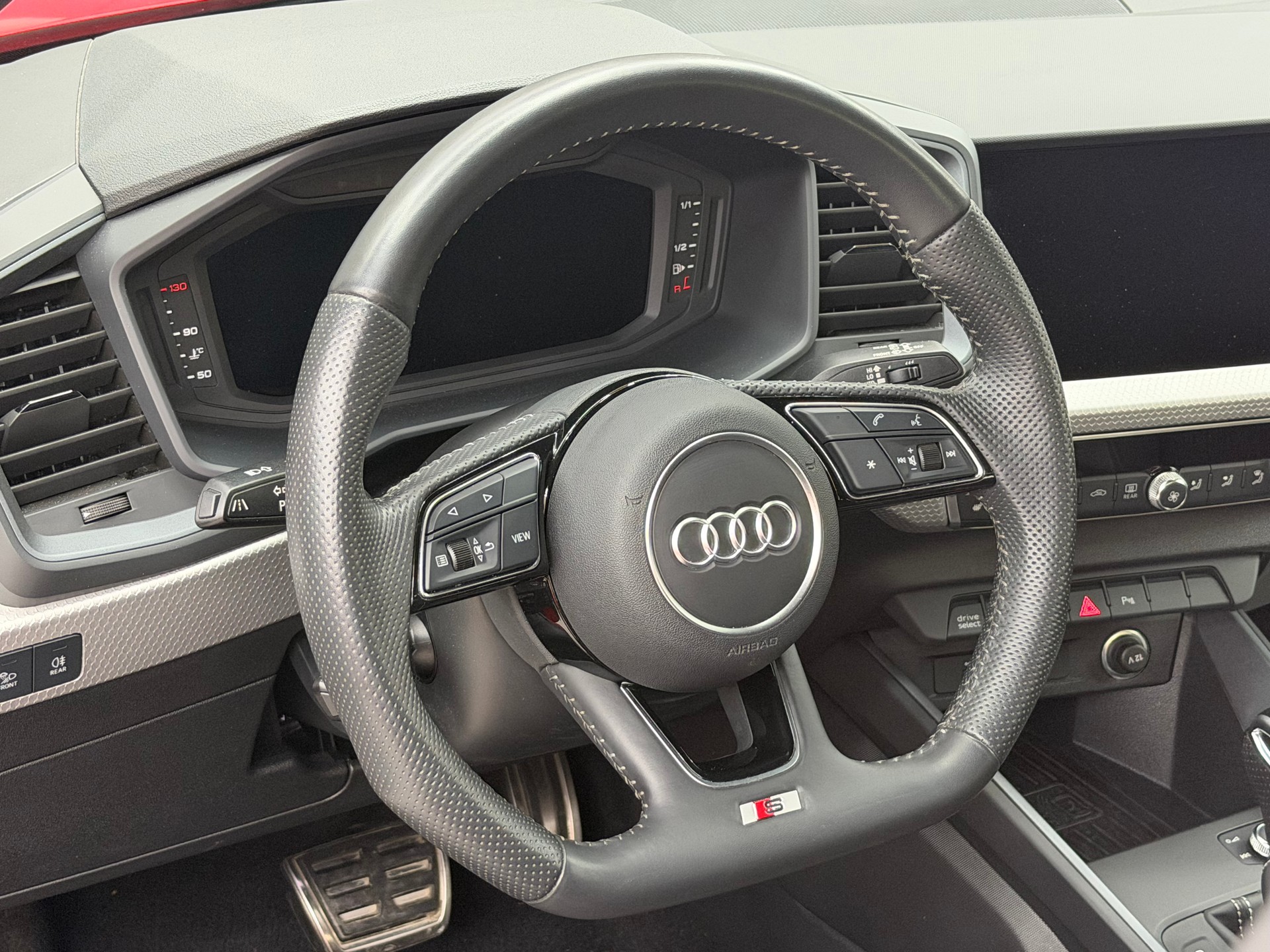 AUDI A1 Sportback 40 TFSI S Line S-tronic-image-13
