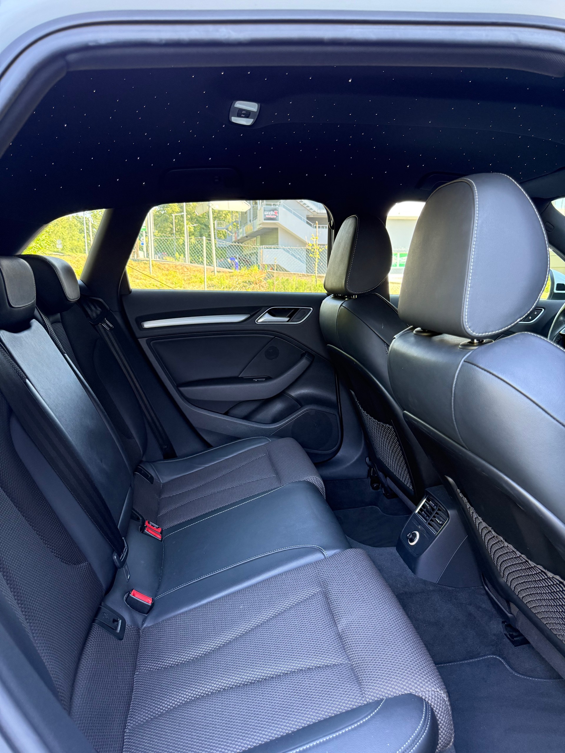 AUDI A3 Sportback 40 TFSI S-Line Sport Attraction quattro S-tronic-image-16