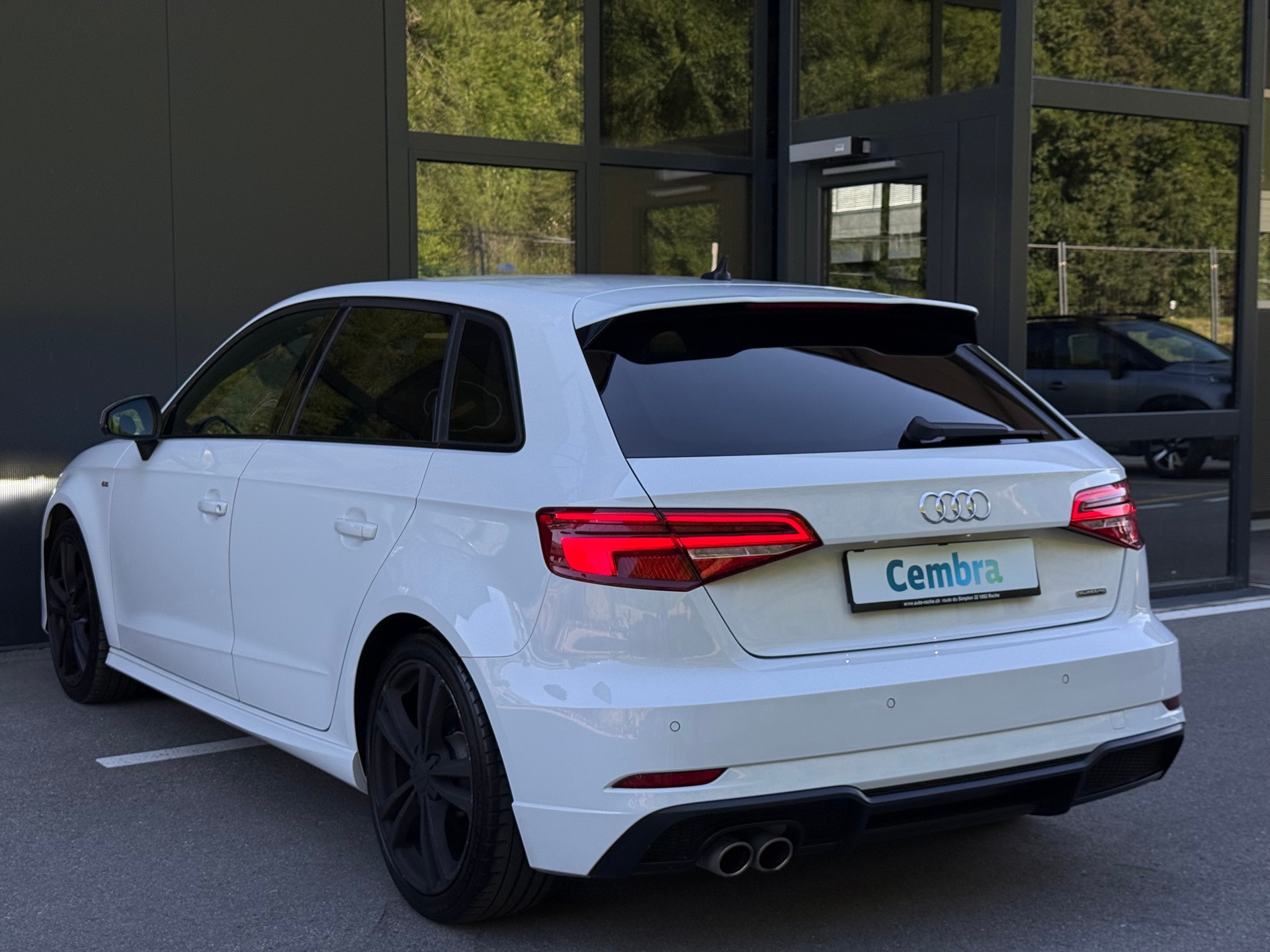 AUDI A3 Sportback 40 TFSI S-Line Sport Attraction quattro S-tronic-showroom-element-3