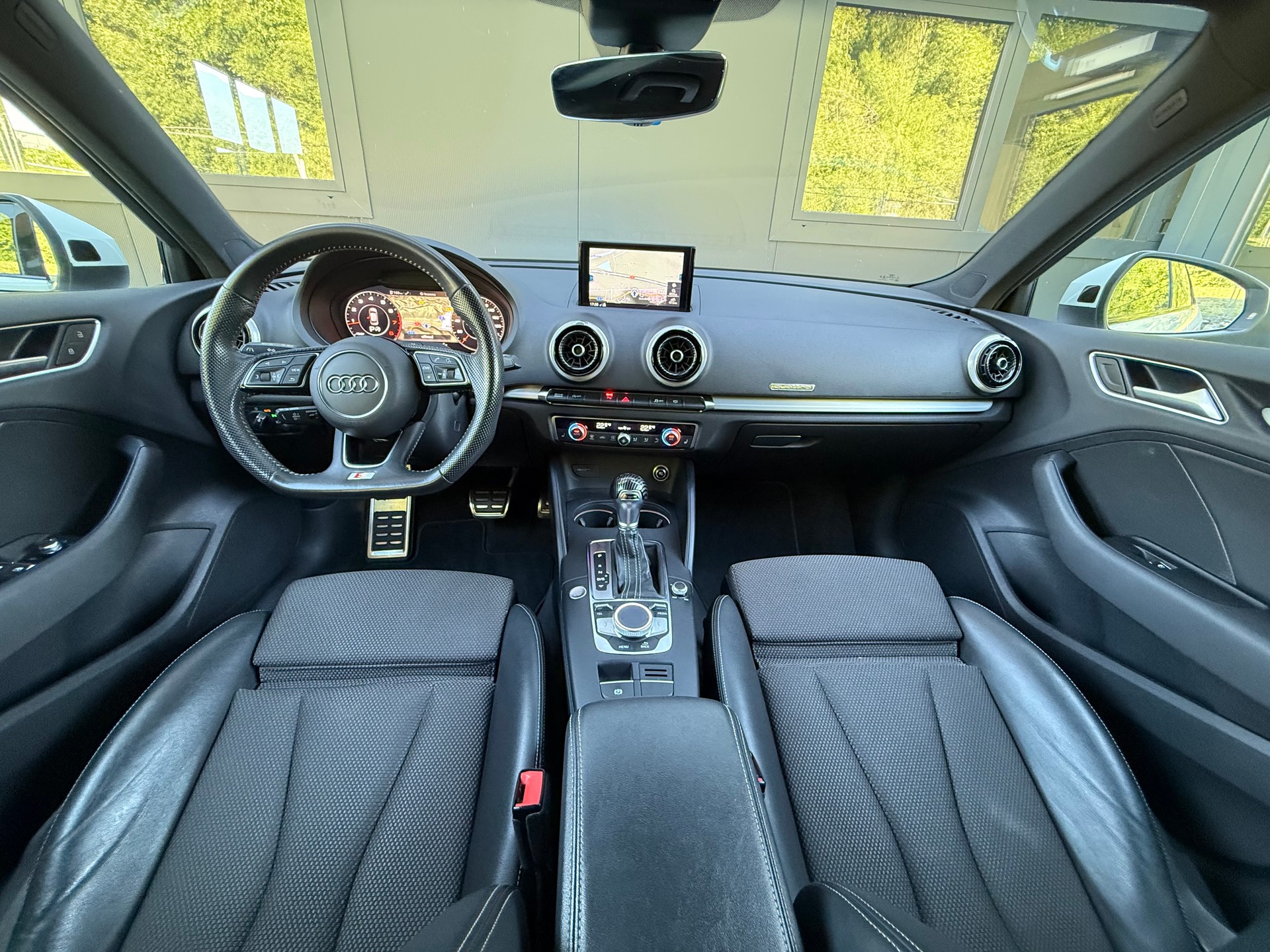 AUDI A3 Sportback 40 TFSI S-Line Sport Attraction quattro S-tronic-image-13