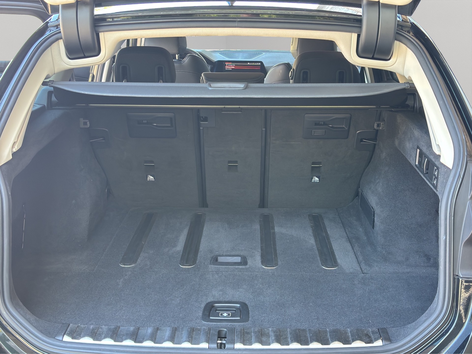 BMW 320d xDrive Touring Luxury Line Steptronic-image-14