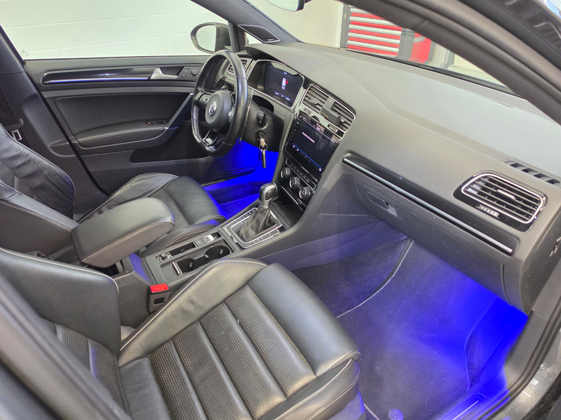 VW Golf 2.0 TSI R 4Motion DSG AKRAPOVIC EDITION-image-18