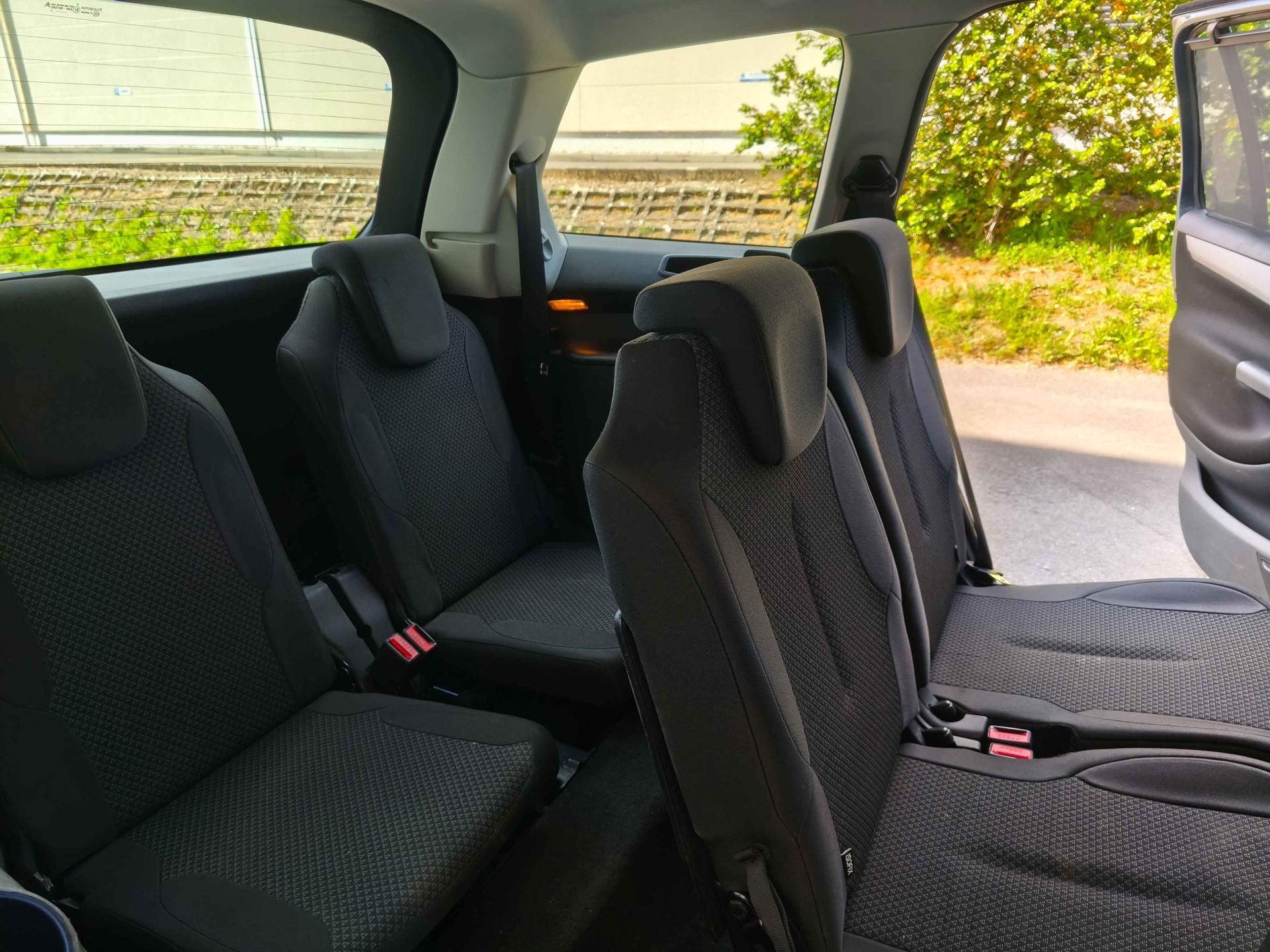 CITROEN Grand C4 Picasso 1.6 HDI 16V Attraction-image-9