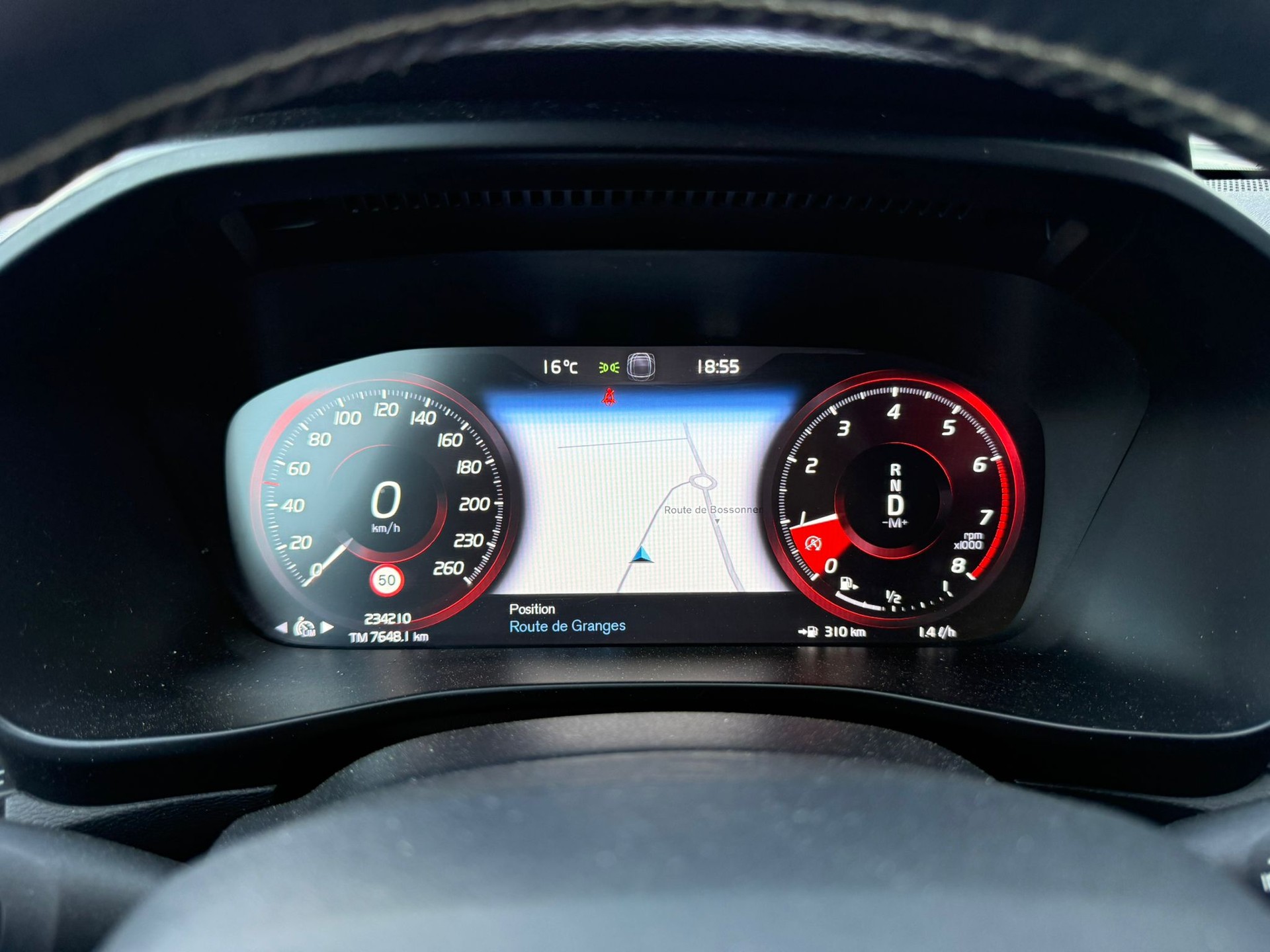 VOLVO XC40 T4 AWD R-Design Geartronic-image-9