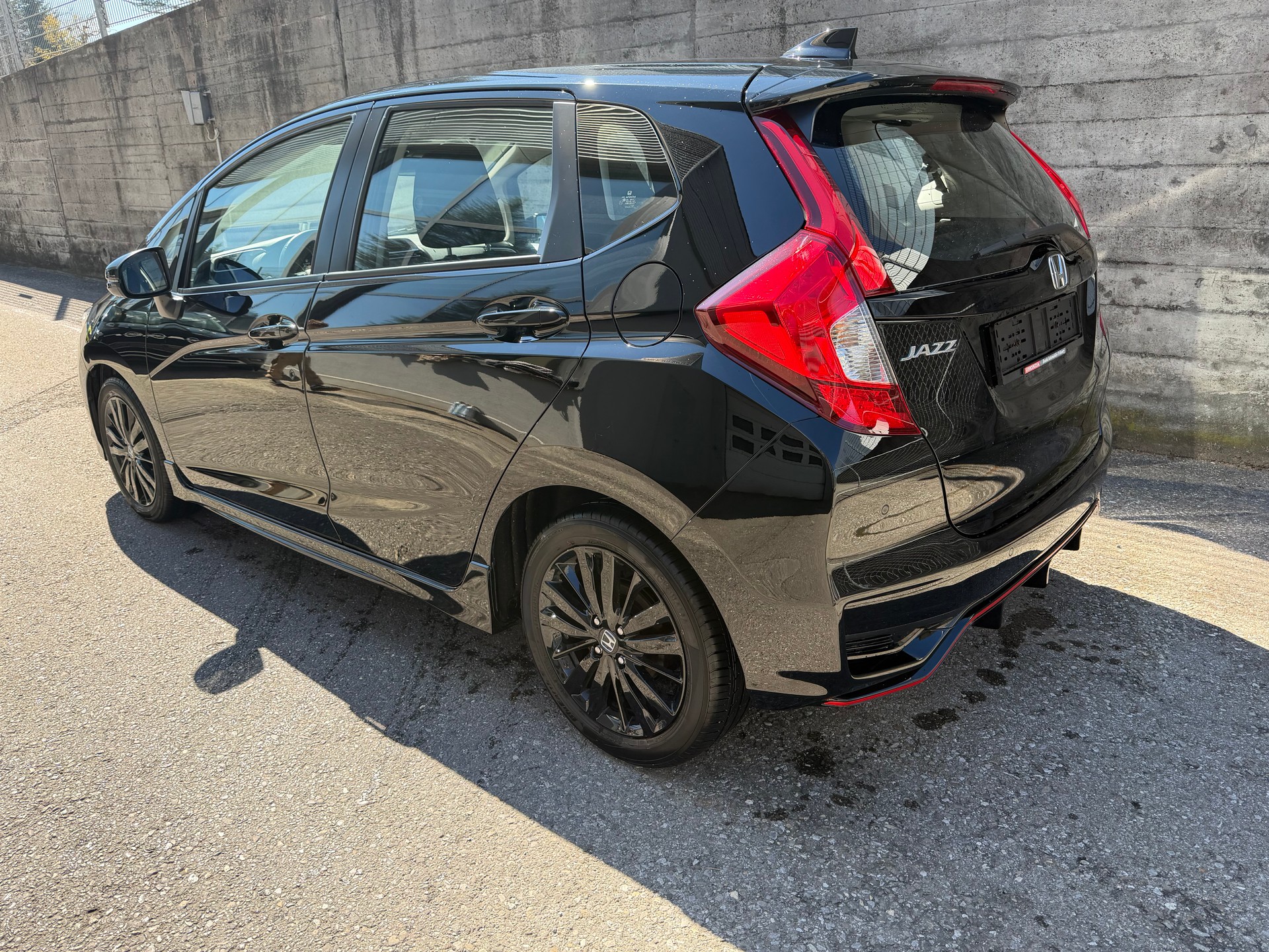 HONDA Jazz 1.5i-VTEC Dynamic-image-2