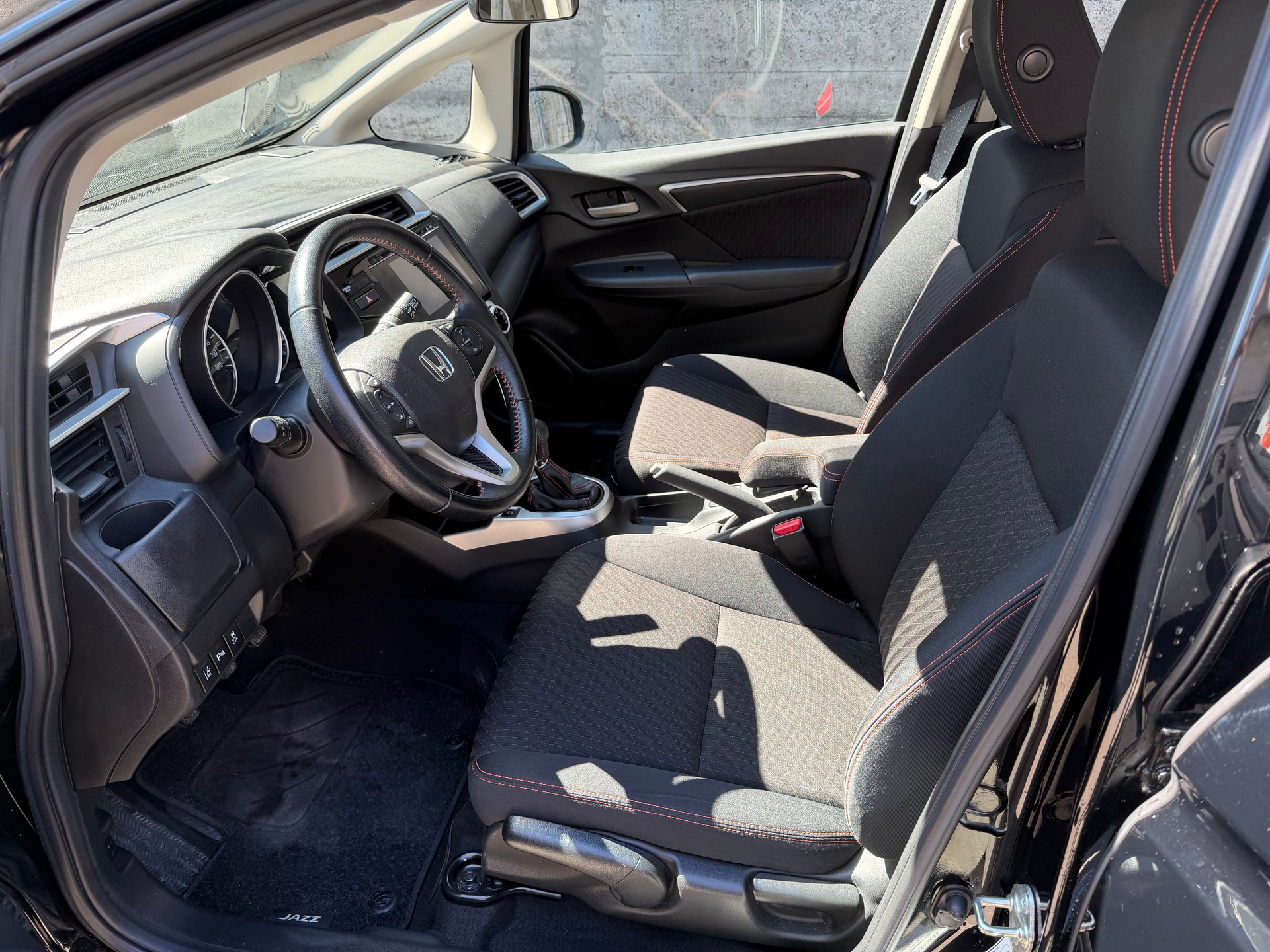 HONDA Jazz 1.5i-VTEC Dynamic-image-6